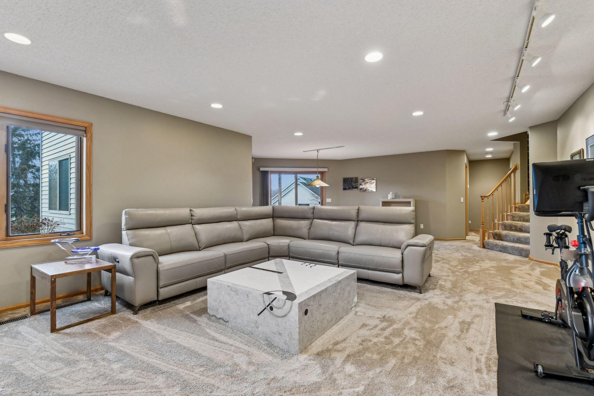 4255 Quinwood Lane N, Plymouth