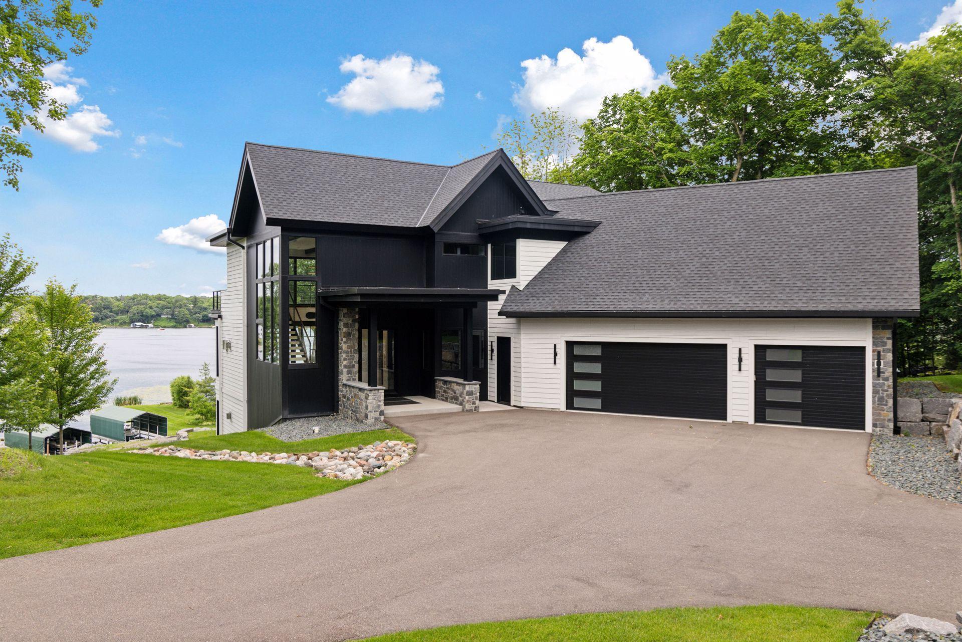 1300 Wildhurst Trl, Orono