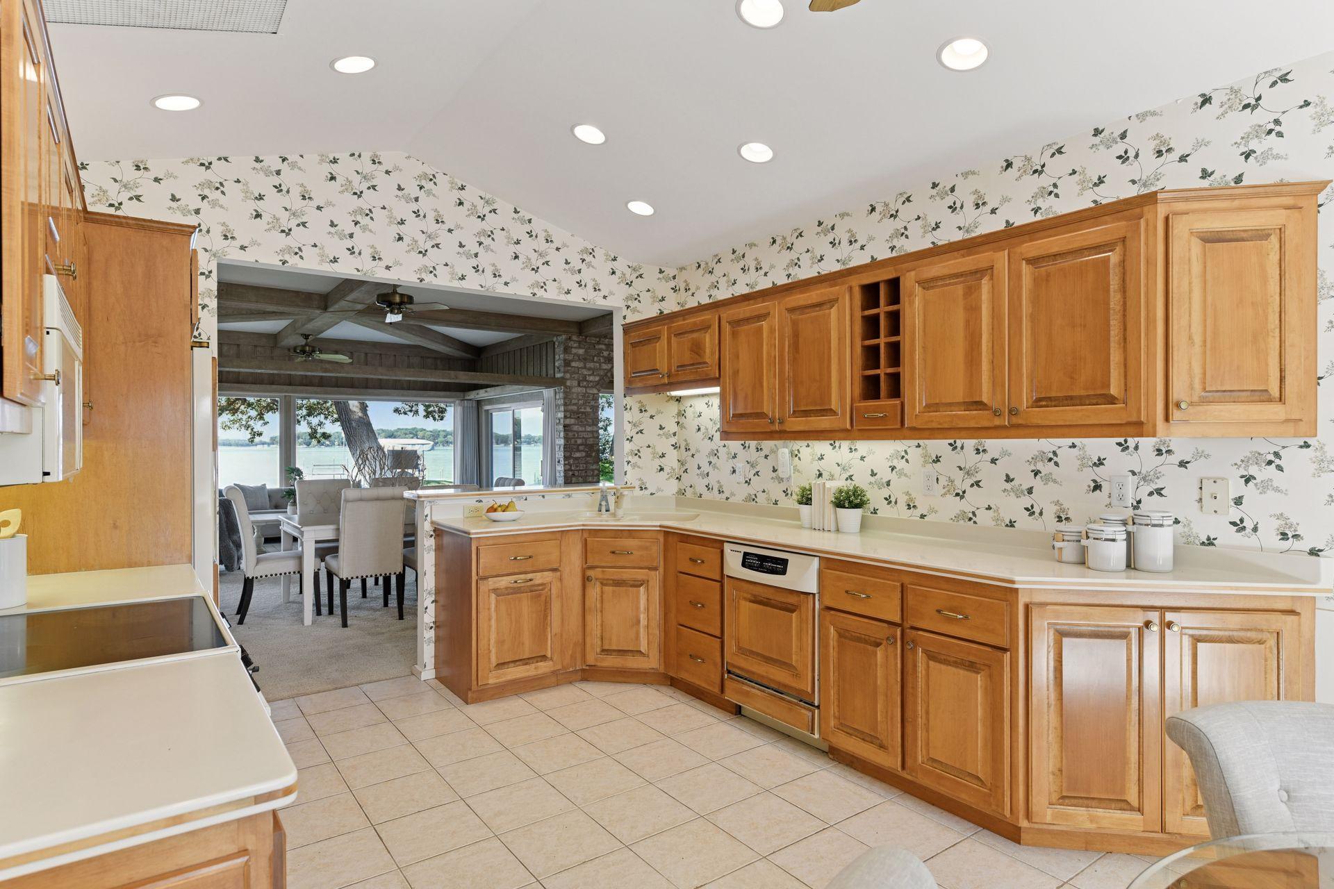 4410 Manitou Rd, Tonka Bay