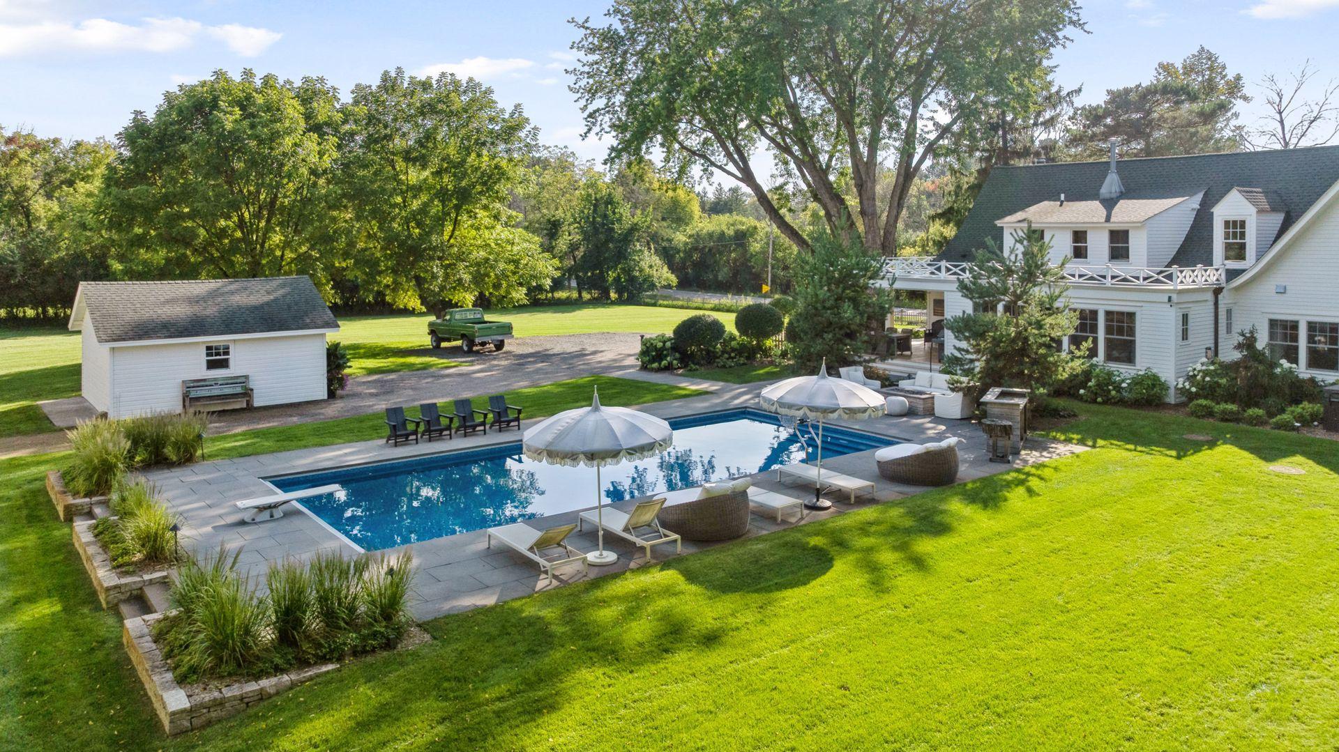 820 Old Crystal Bay Rd S, Orono