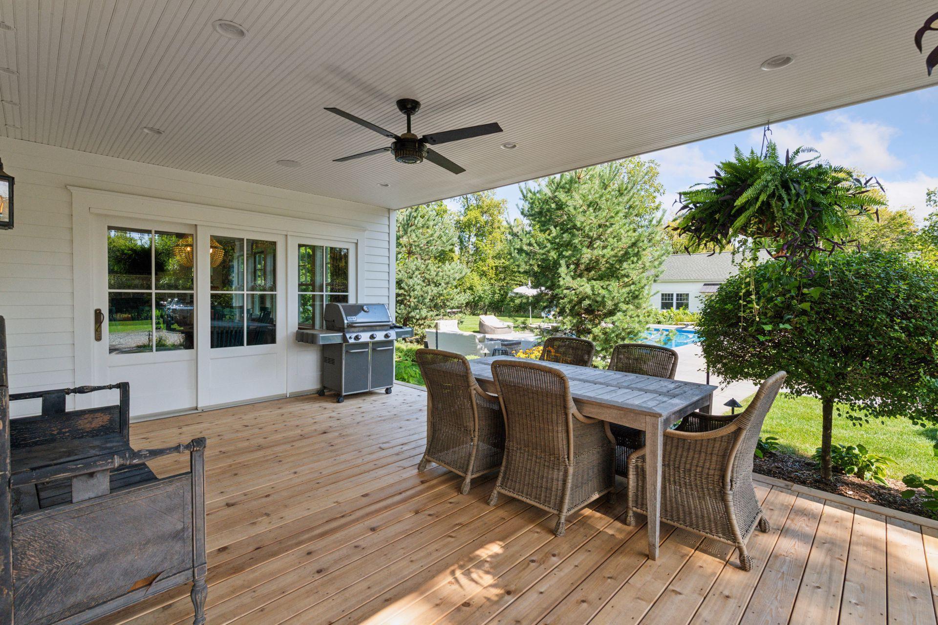 820 Old Crystal Bay Rd S, Orono