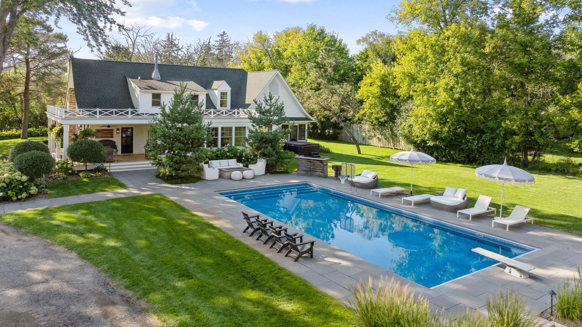 820 Old Crystal Bay Rd S, Orono