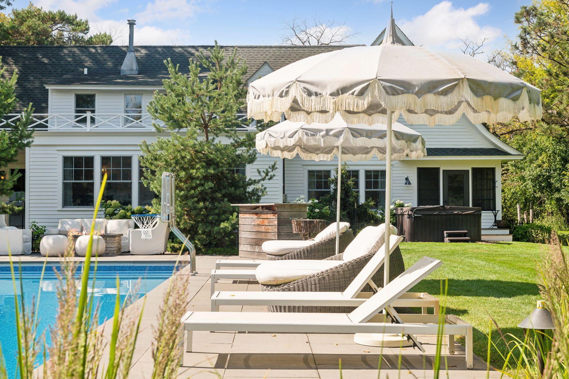 820 Old Crystal Bay Rd S, Orono