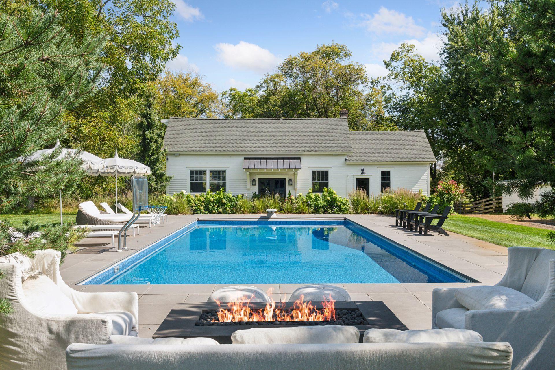 820 Old Crystal Bay Rd S, Orono