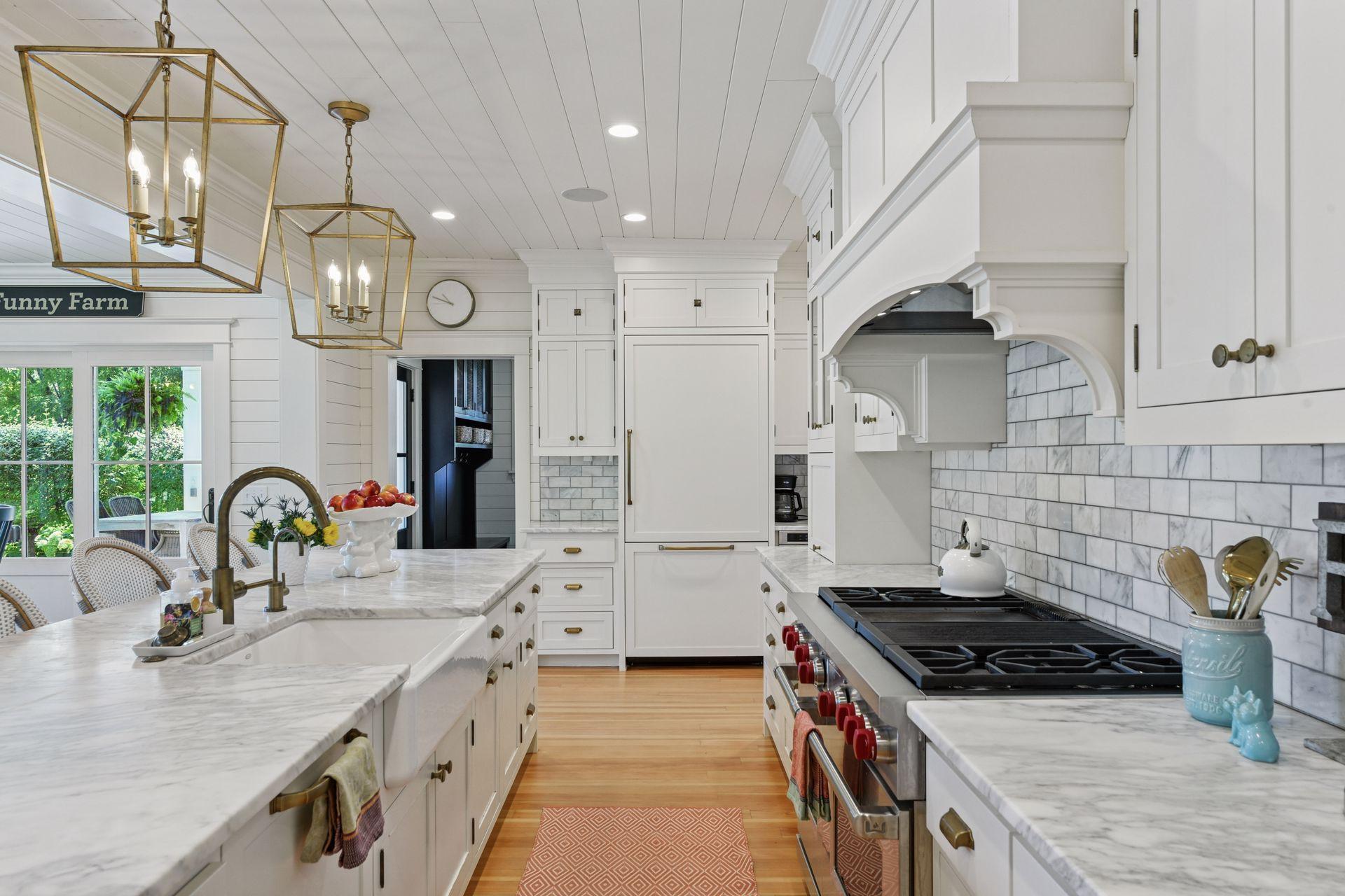 820 Old Crystal Bay Rd S, Orono