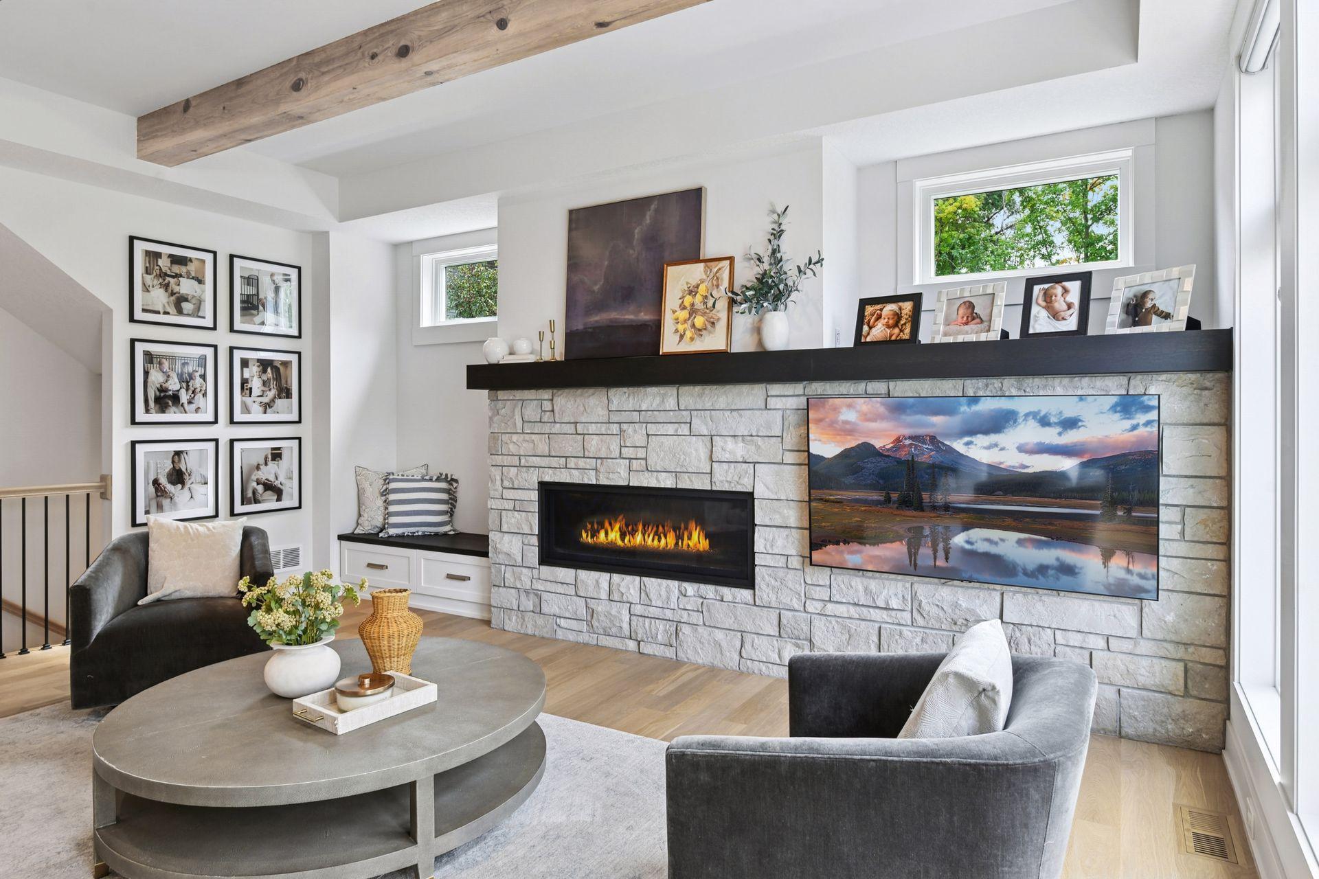 769 Woodland Hill Ct, Medina