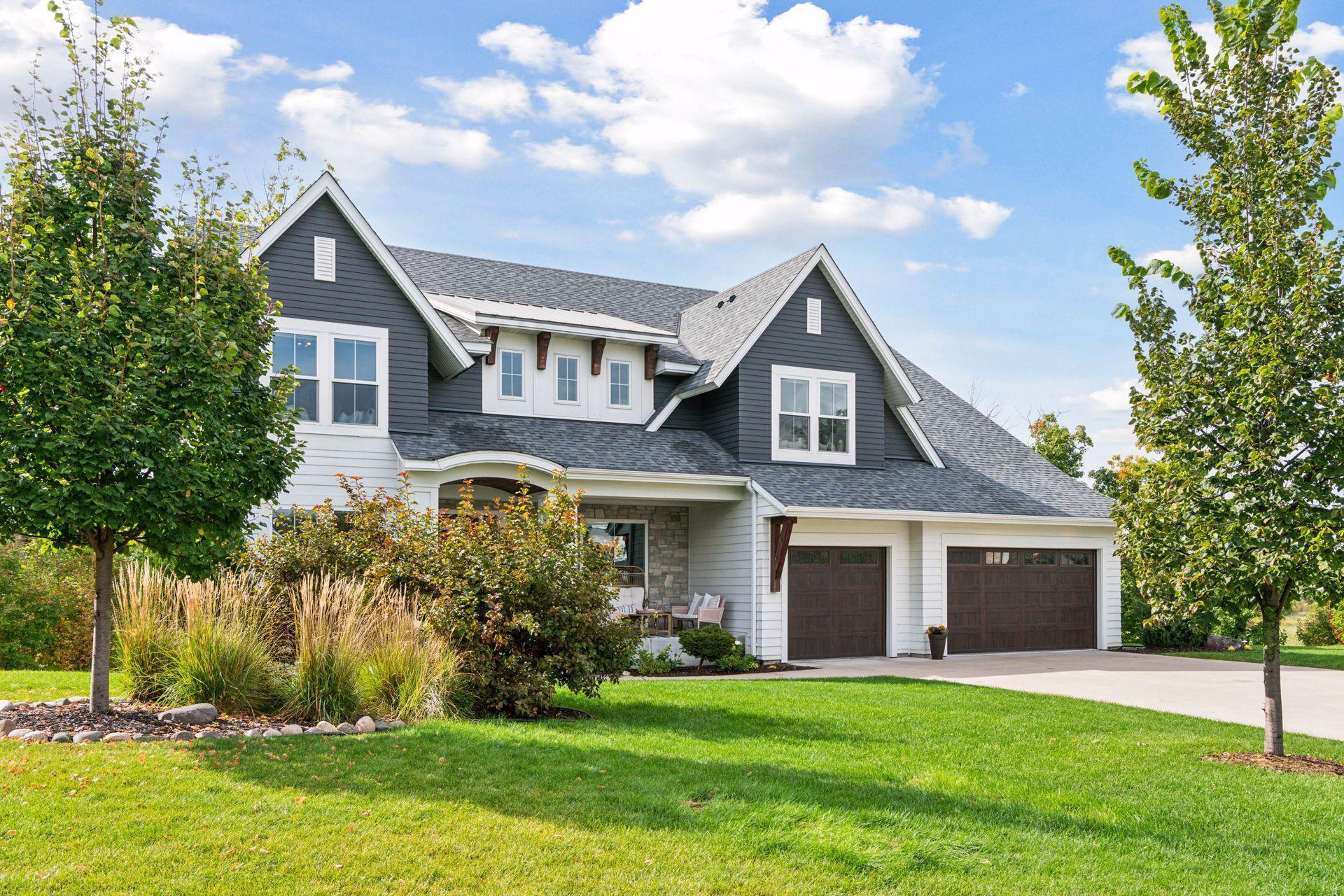 769 Woodland Hill Ct, Medina