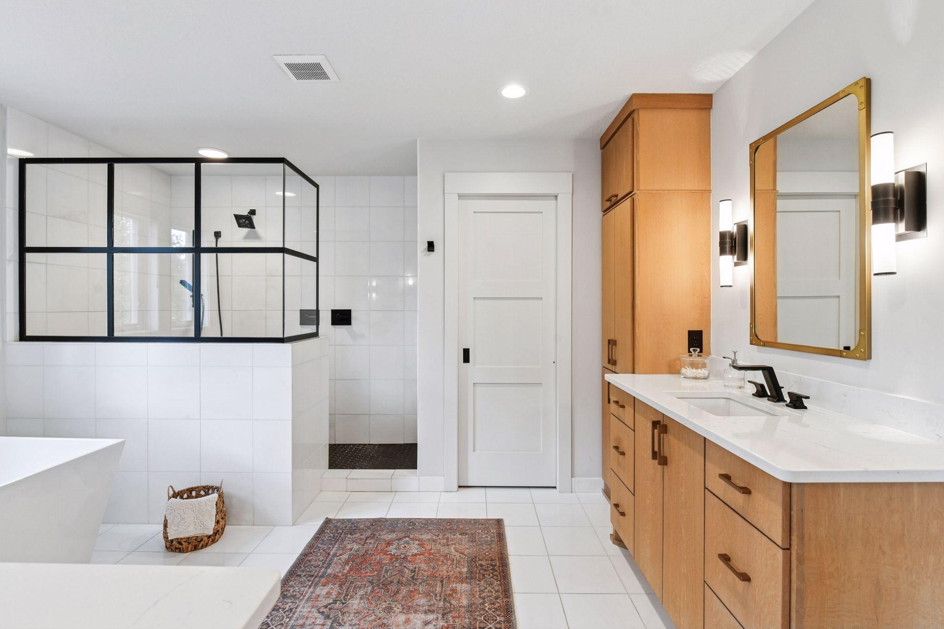 769 Woodland Hill Ct, Medina