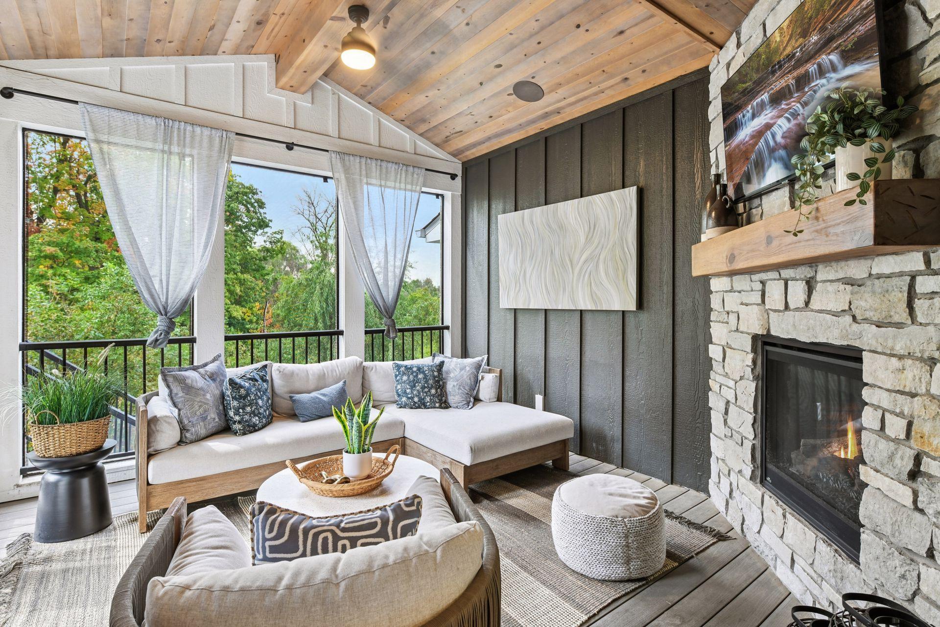 769 Woodland Hill Ct, Medina