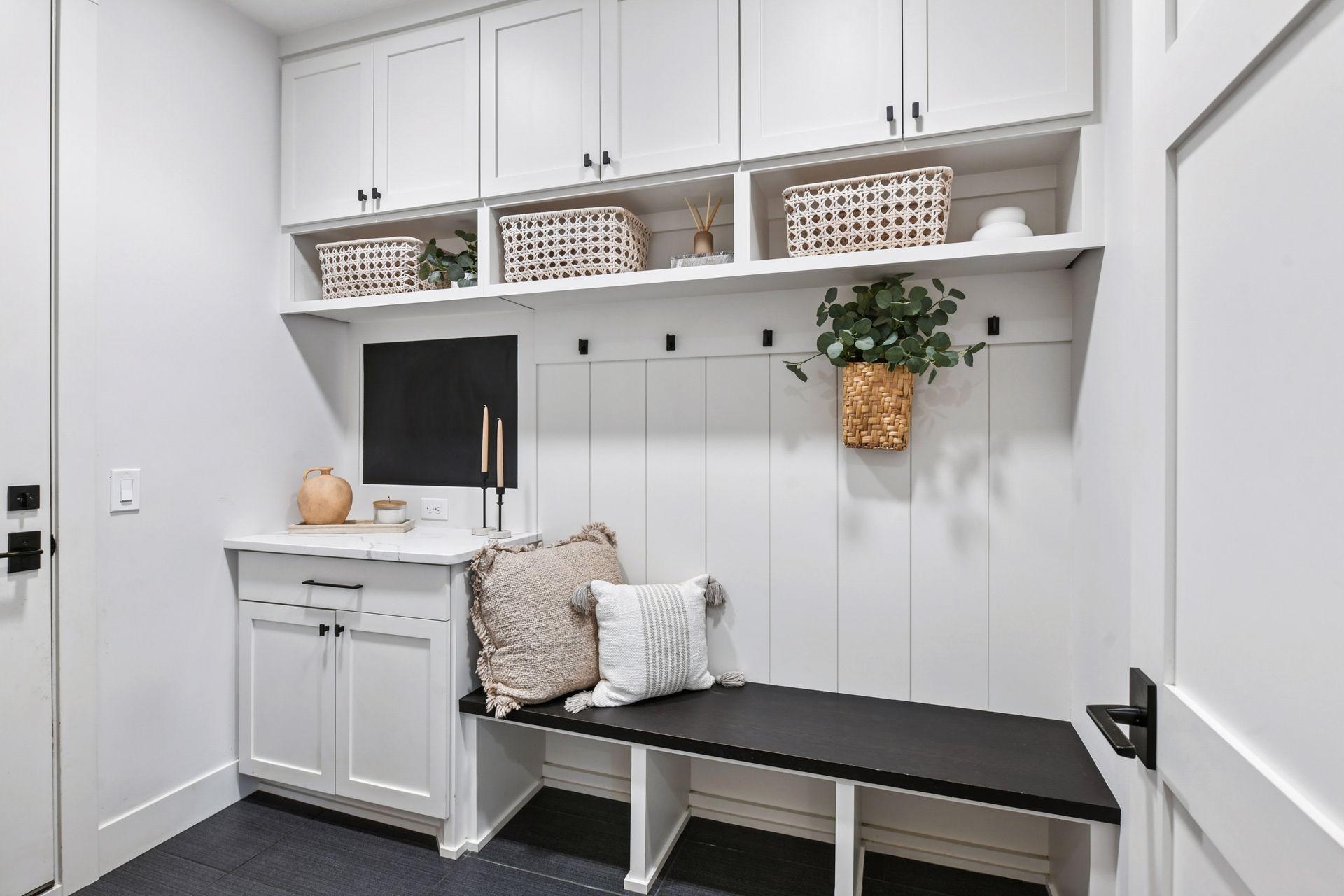 769 Woodland Hill Ct, Medina