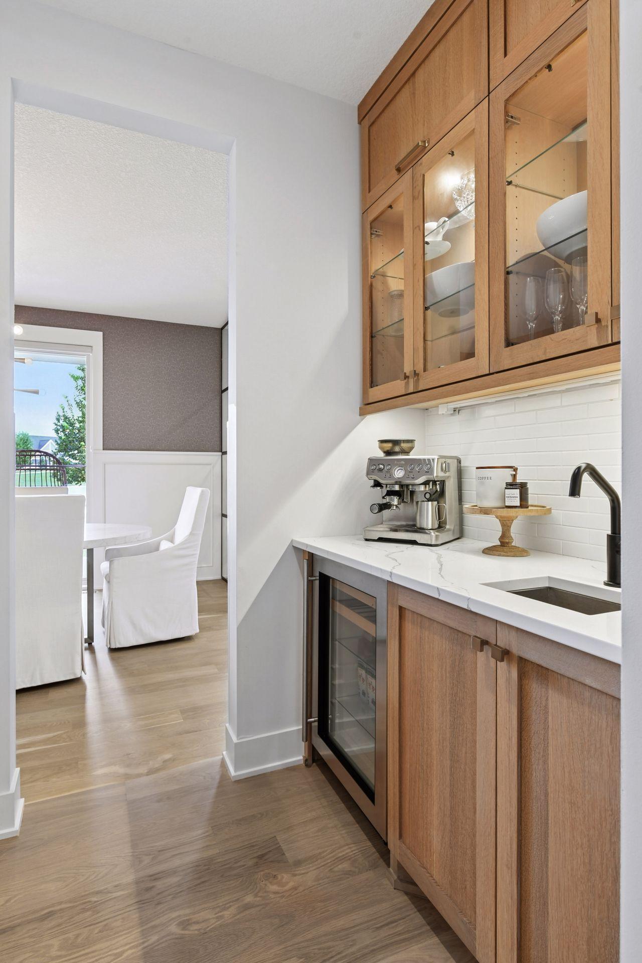 769 Woodland Hill Ct, Medina