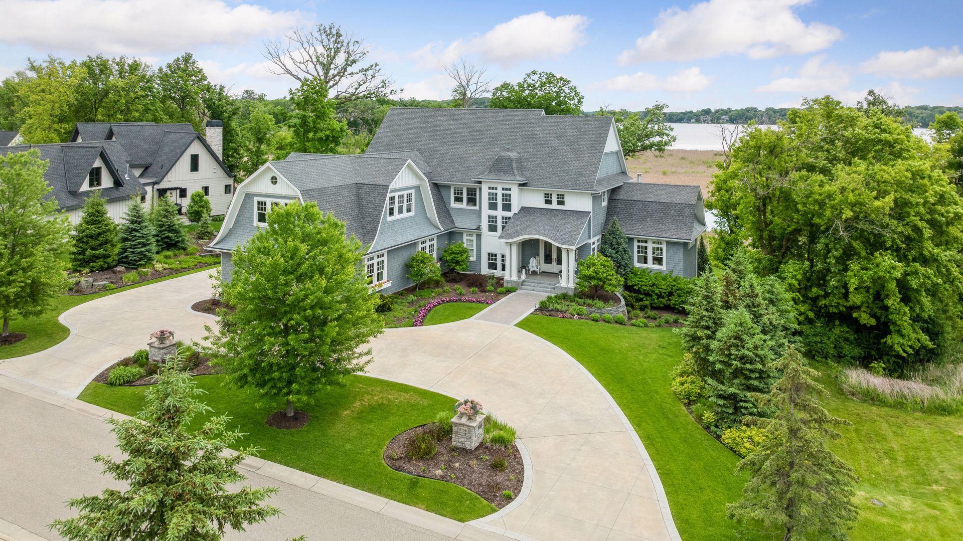 3758 Woodland Cove Pkwy, Minnetrista