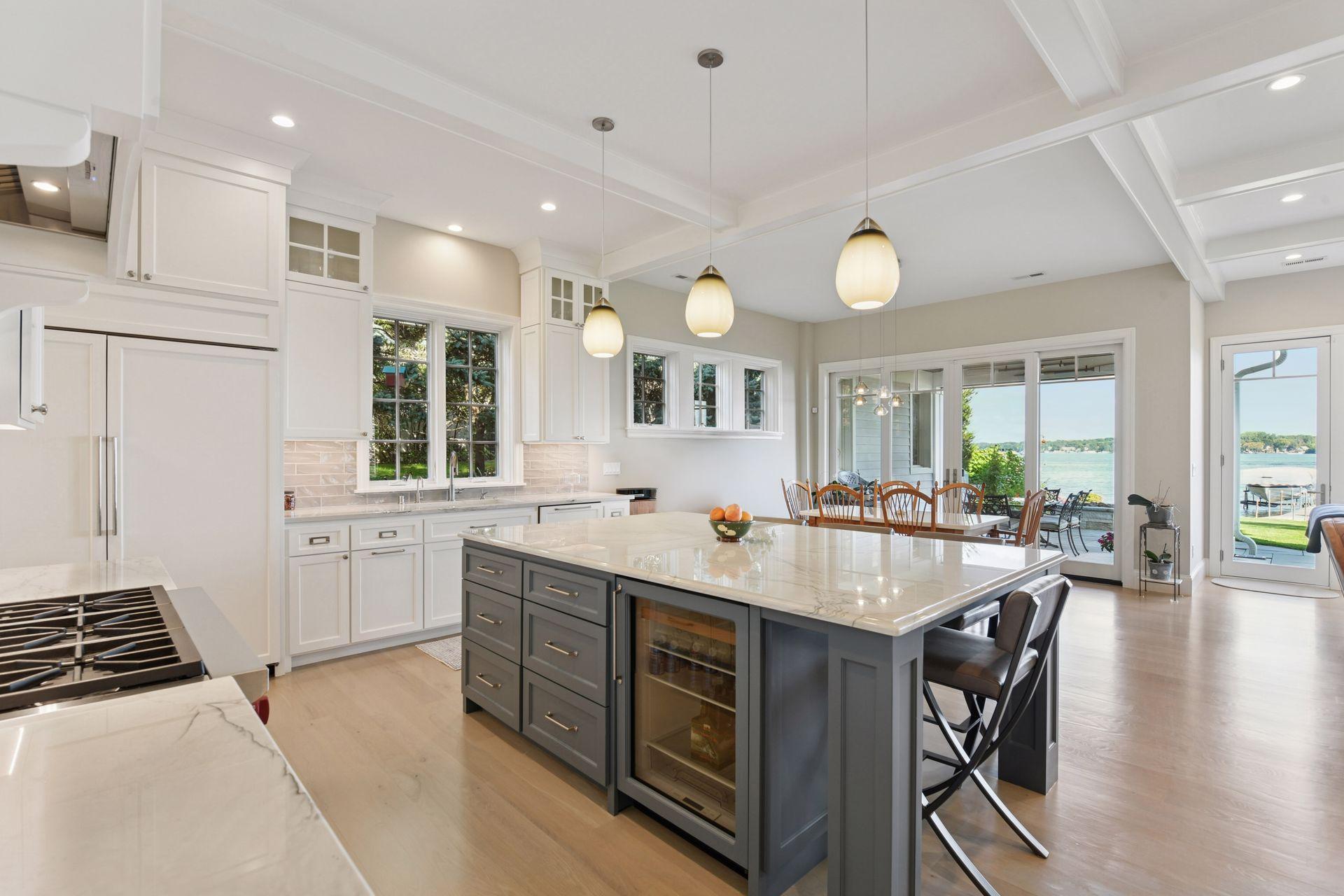 245 Lakeview Ave, Tonka Bay