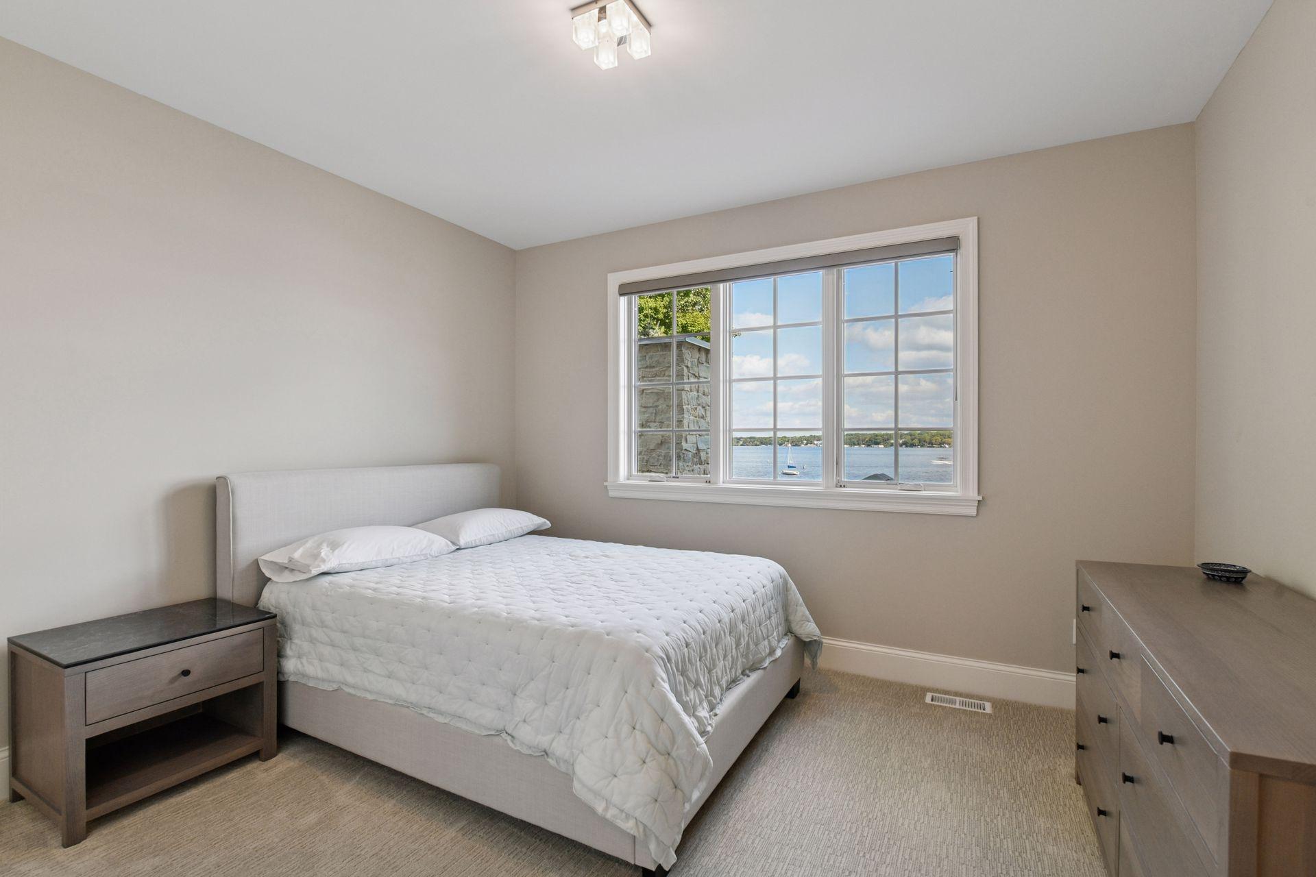 245 Lakeview Ave, Tonka Bay