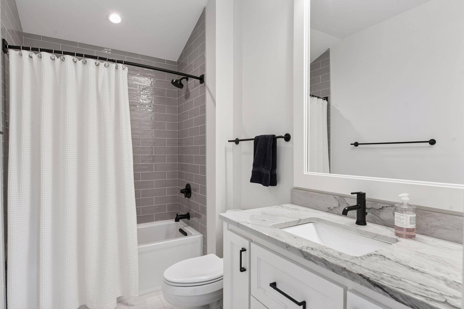 245 Lakeview Ave, Tonka Bay