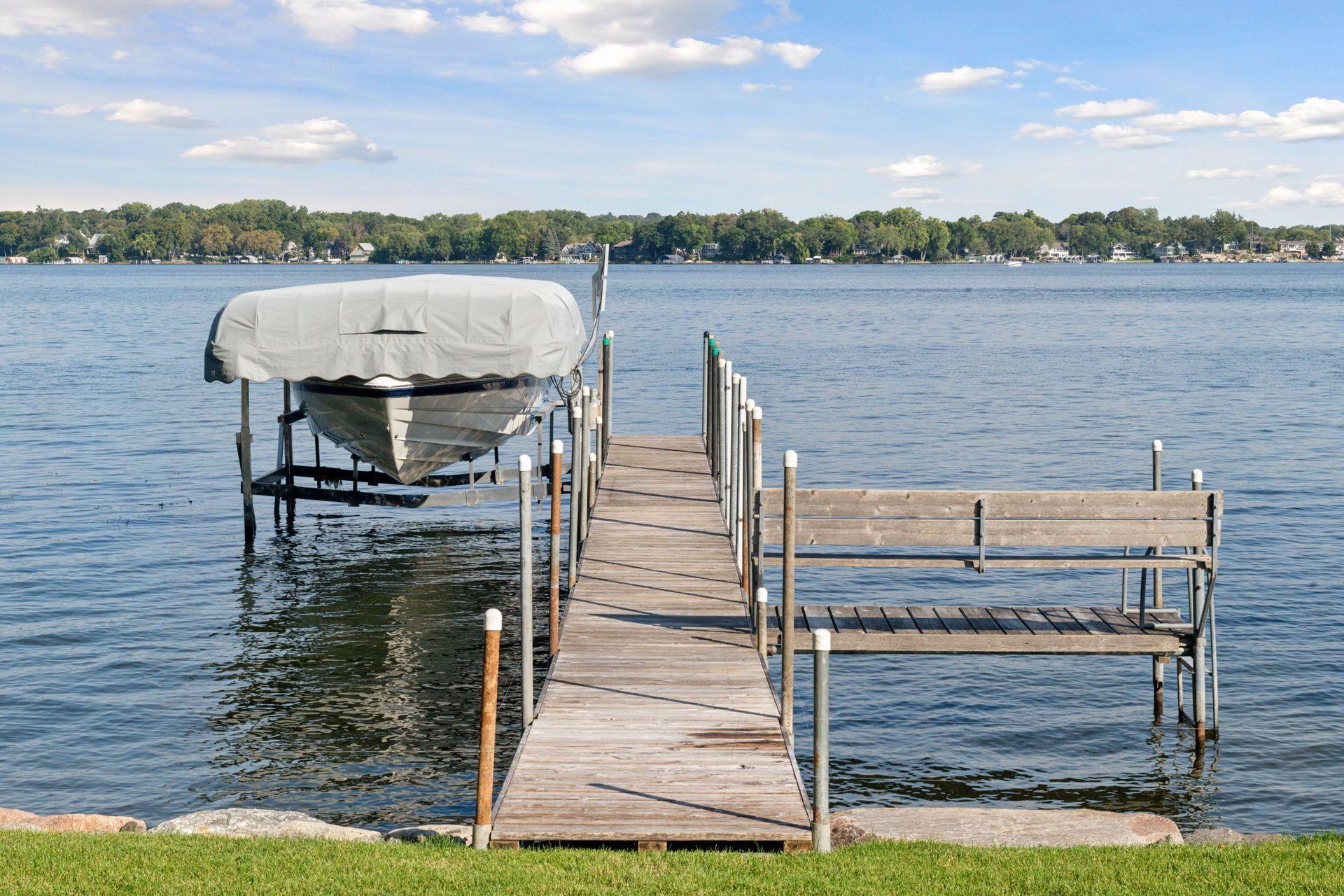 245 Lakeview Ave, Tonka Bay