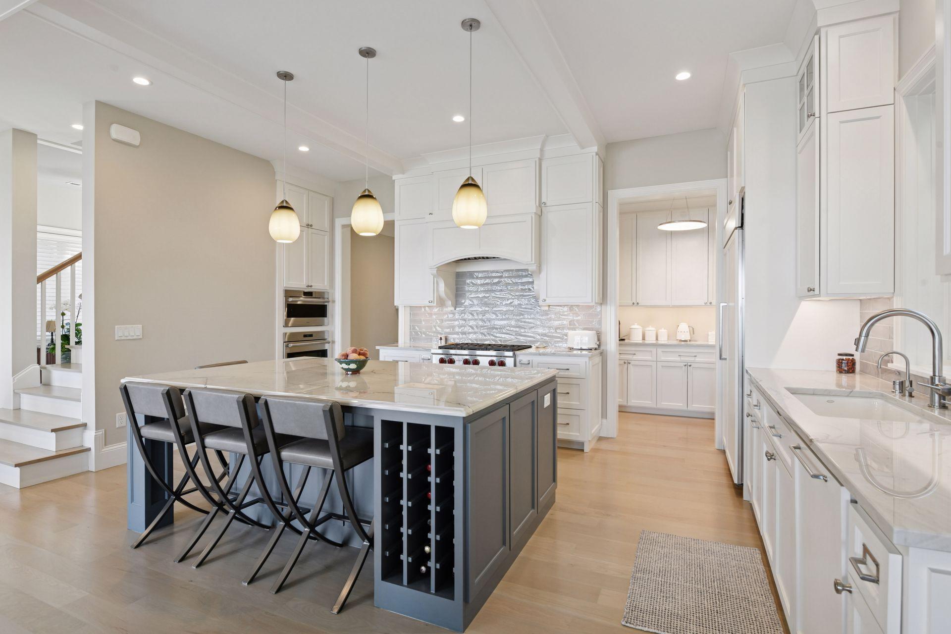 245 Lakeview Ave, Tonka Bay