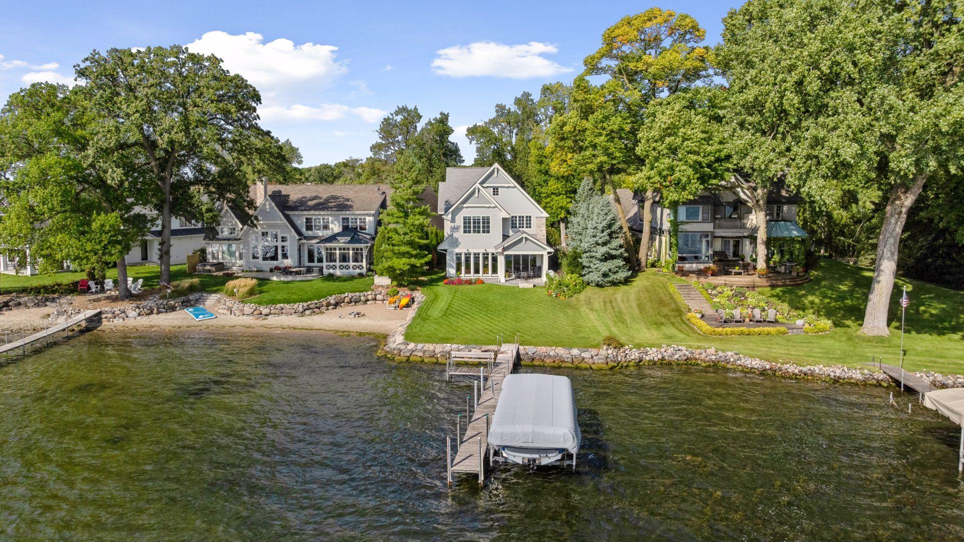 245 Lakeview Ave, Tonka Bay