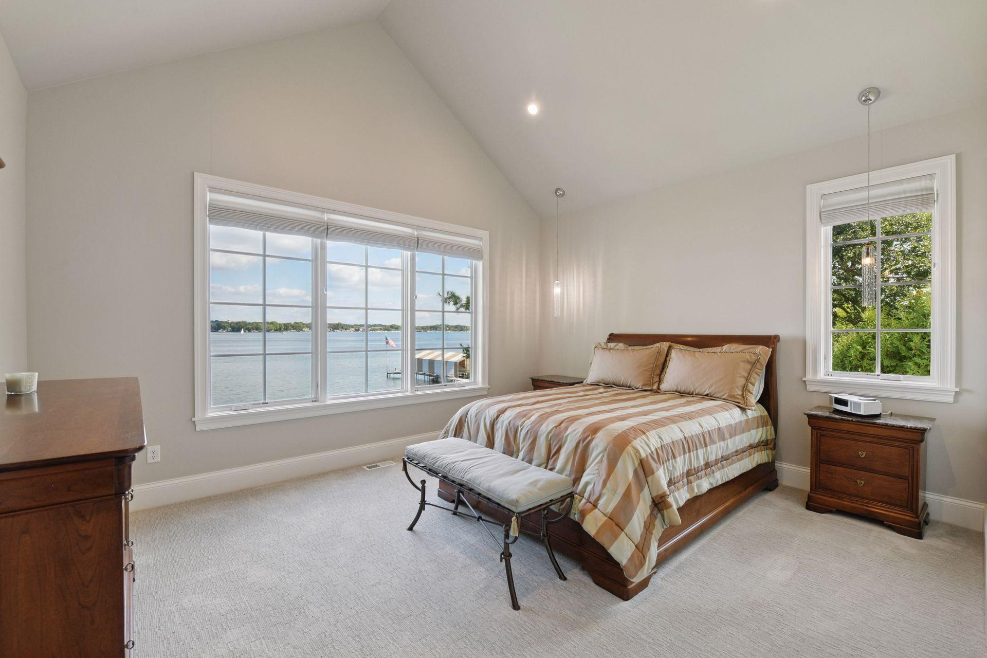 245 Lakeview Ave, Tonka Bay