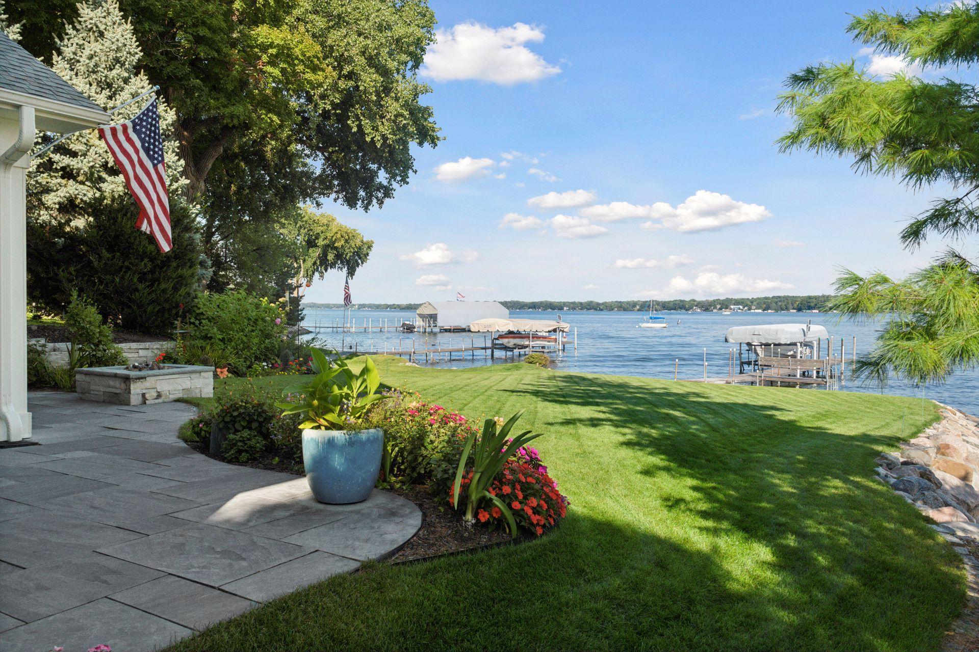 245 Lakeview Ave, Tonka Bay