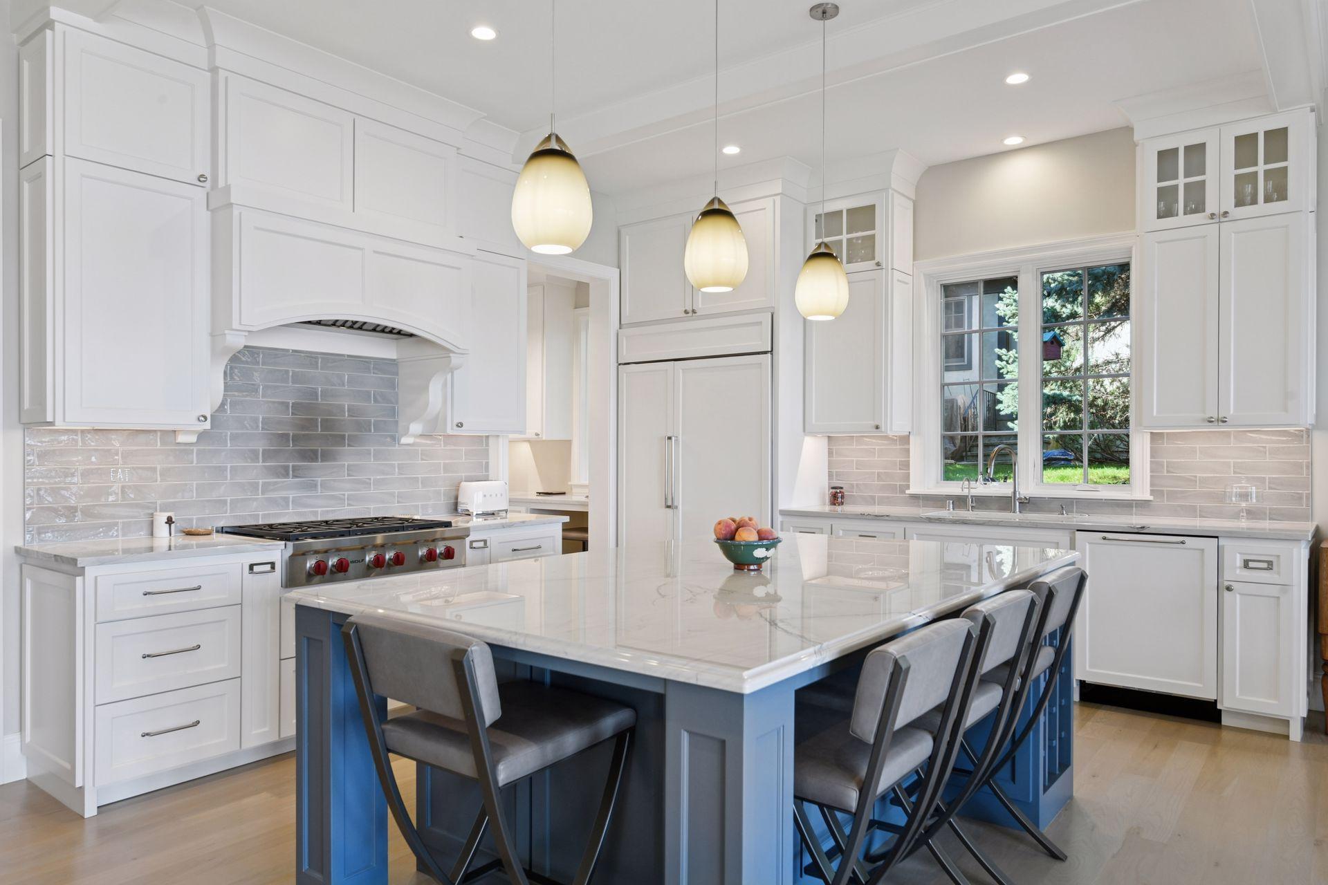 245 Lakeview Ave, Tonka Bay