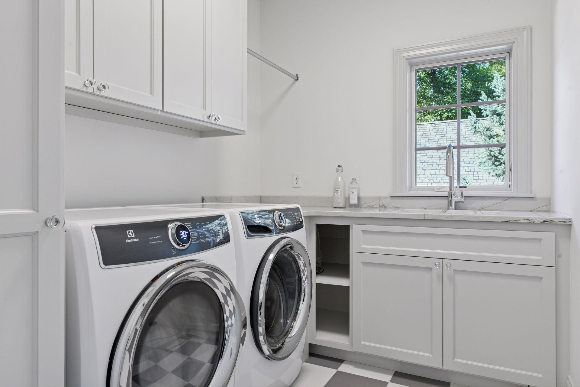 245 Lakeview Ave, Tonka Bay