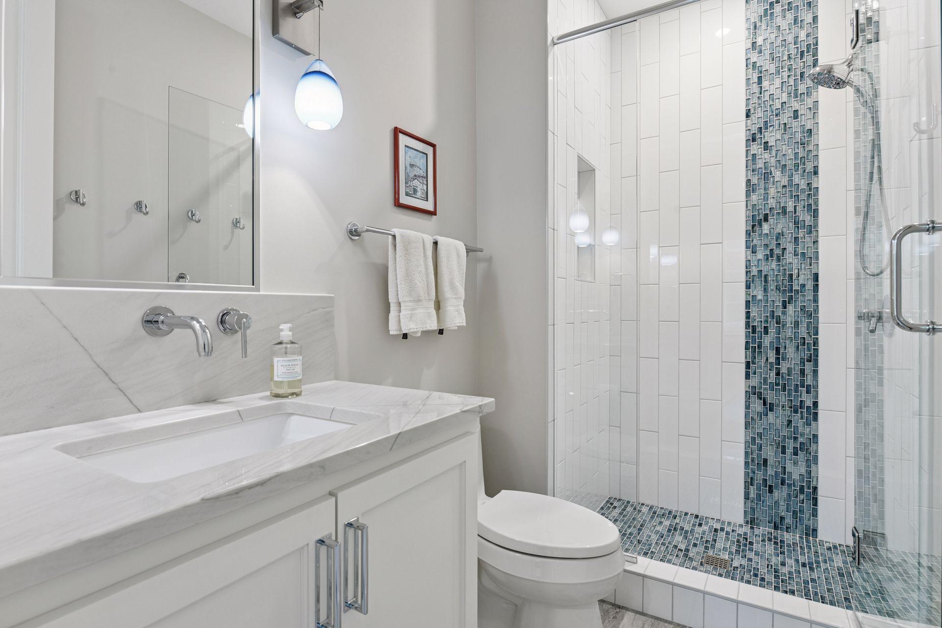 245 Lakeview Ave, Tonka Bay