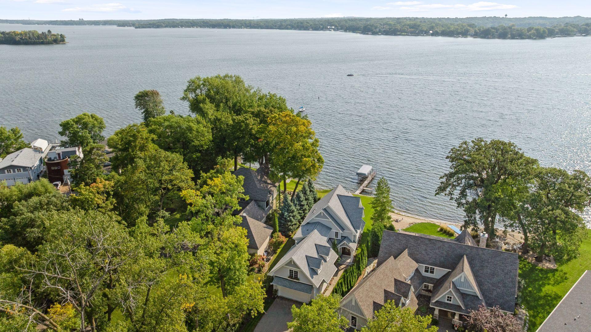 245 Lakeview Ave, Tonka Bay