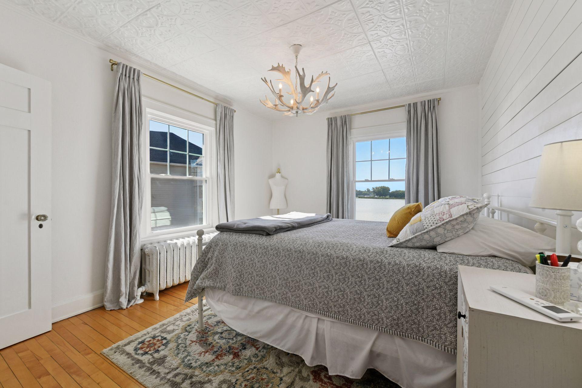 2463 Black Lake Rd, Spring Park