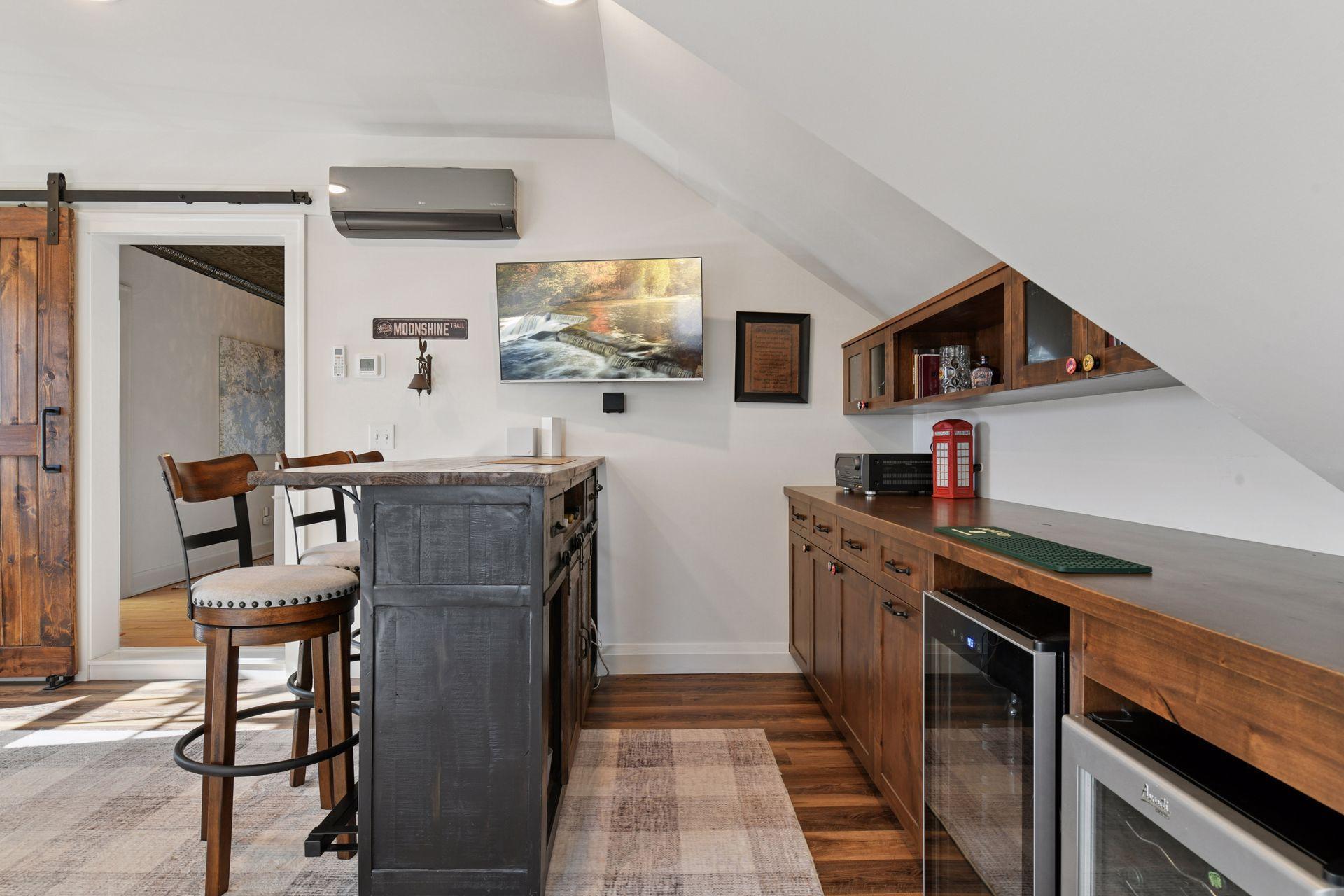 2463 Black Lake Rd, Spring Park