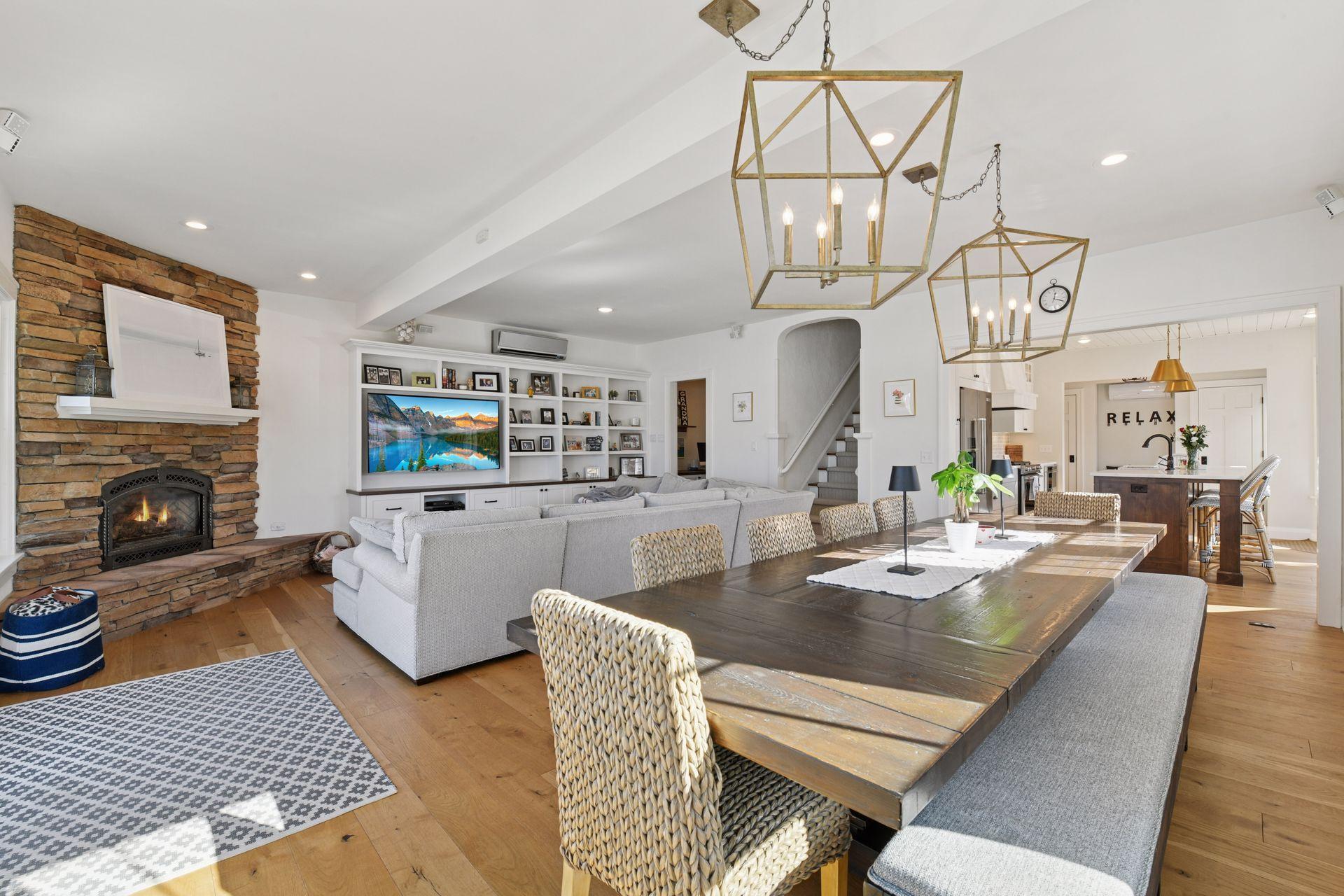 2463 Black Lake Rd, Spring Park