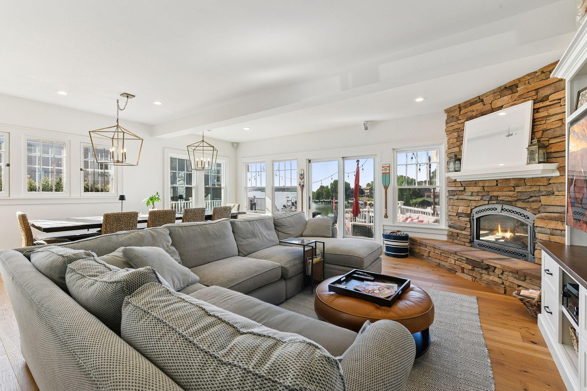 2463 Black Lake Rd, Spring Park