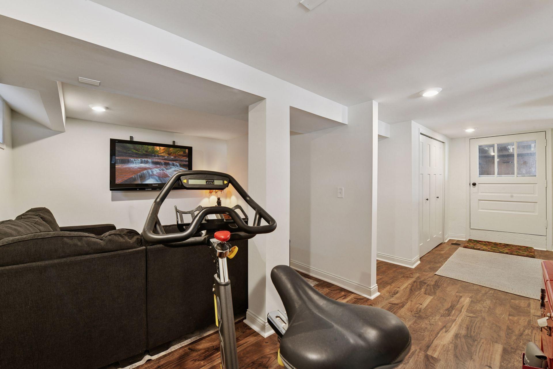 2463 Black Lake Rd, Spring Park