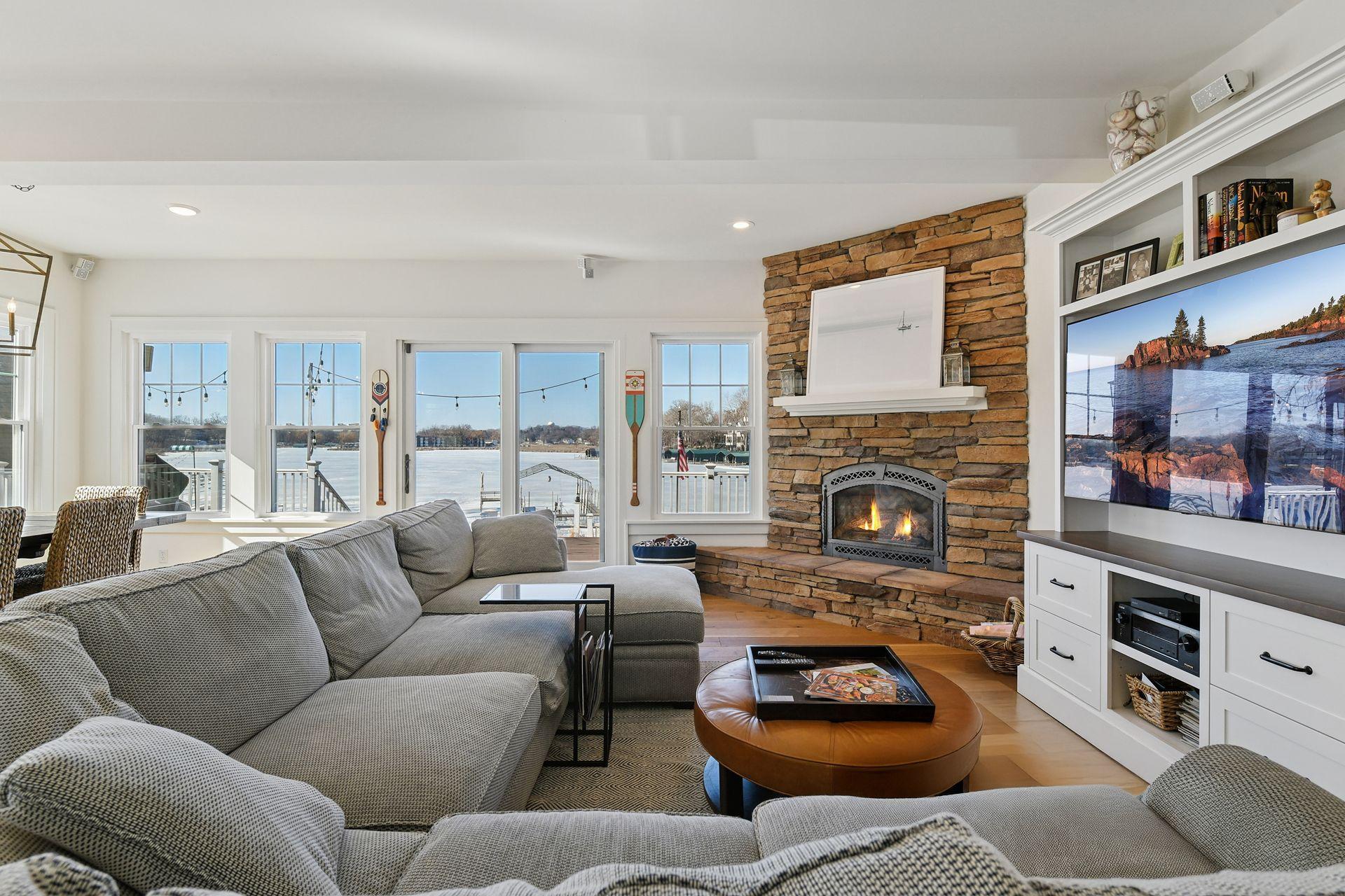 2463 Black Lake Rd, Spring Park