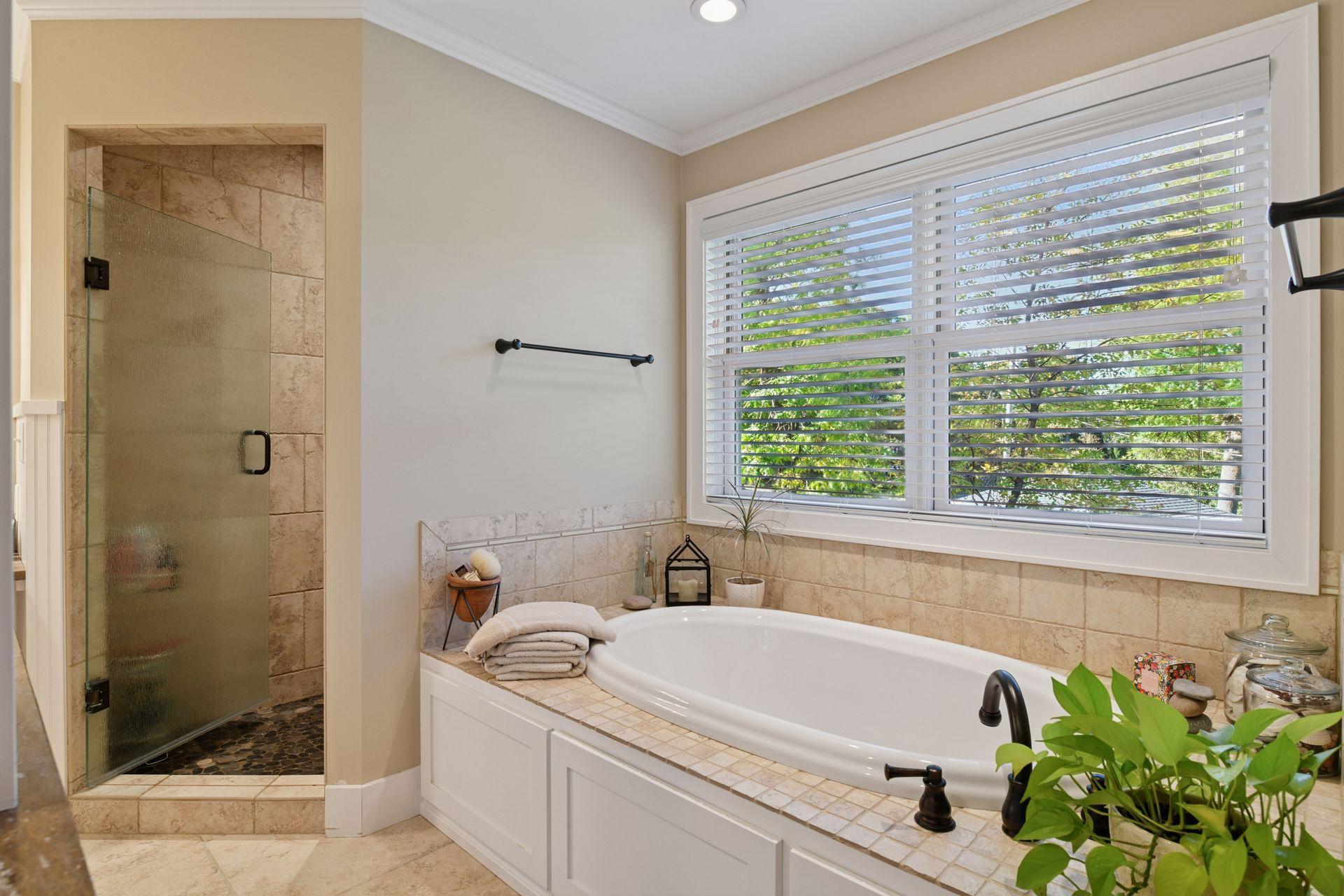 2938 Northview Rd, Minnetonka Beach