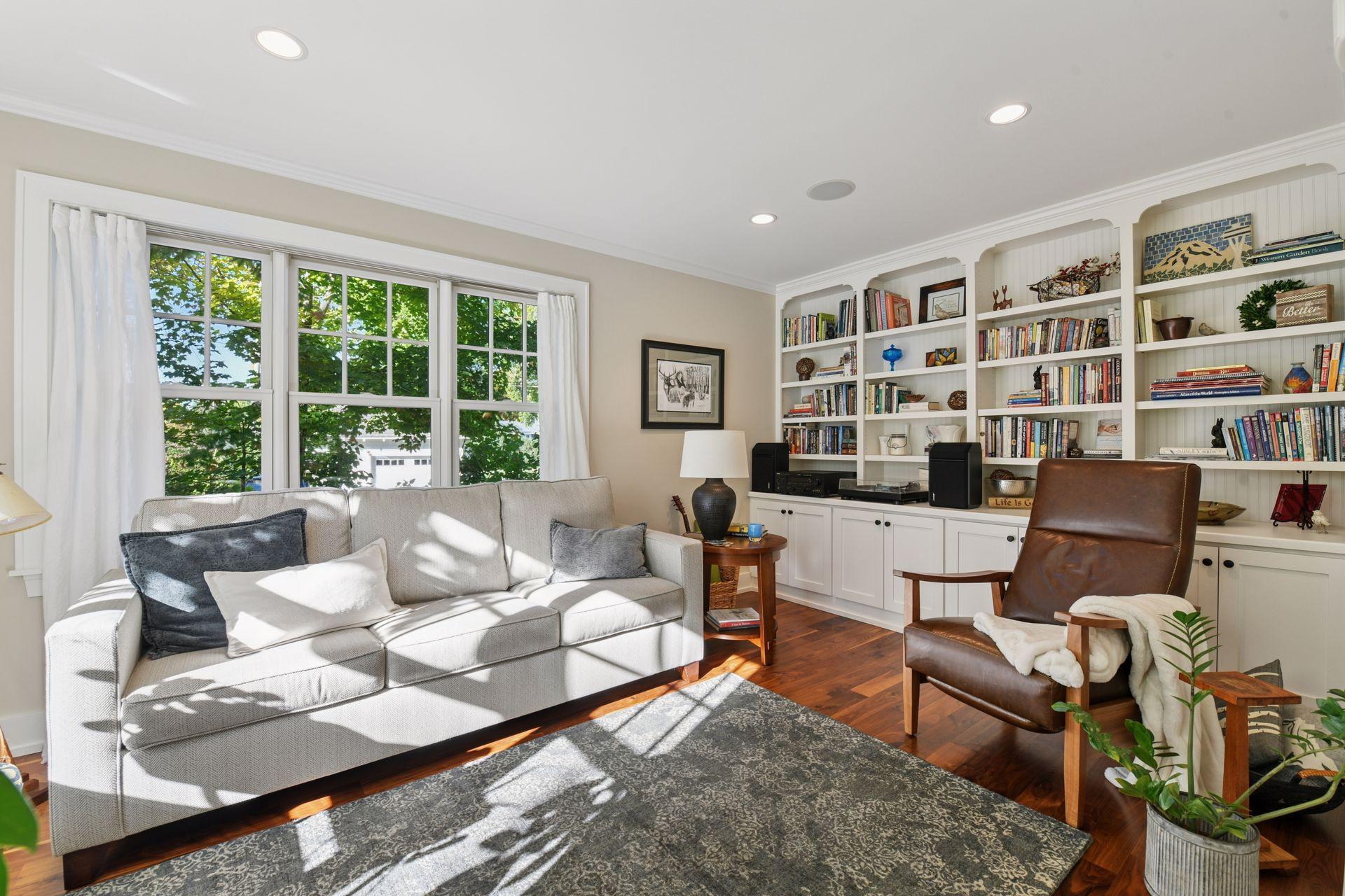 2938 Northview Rd, Minnetonka Beach