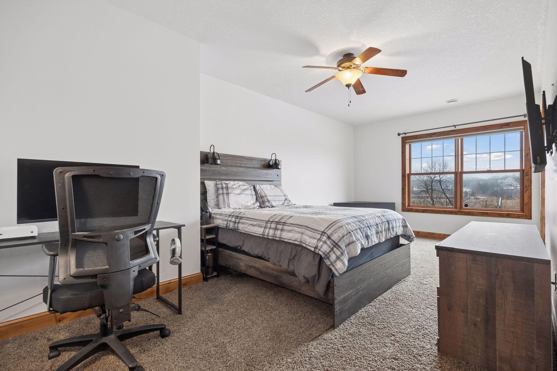 2490 Marshview Ct, Victoria