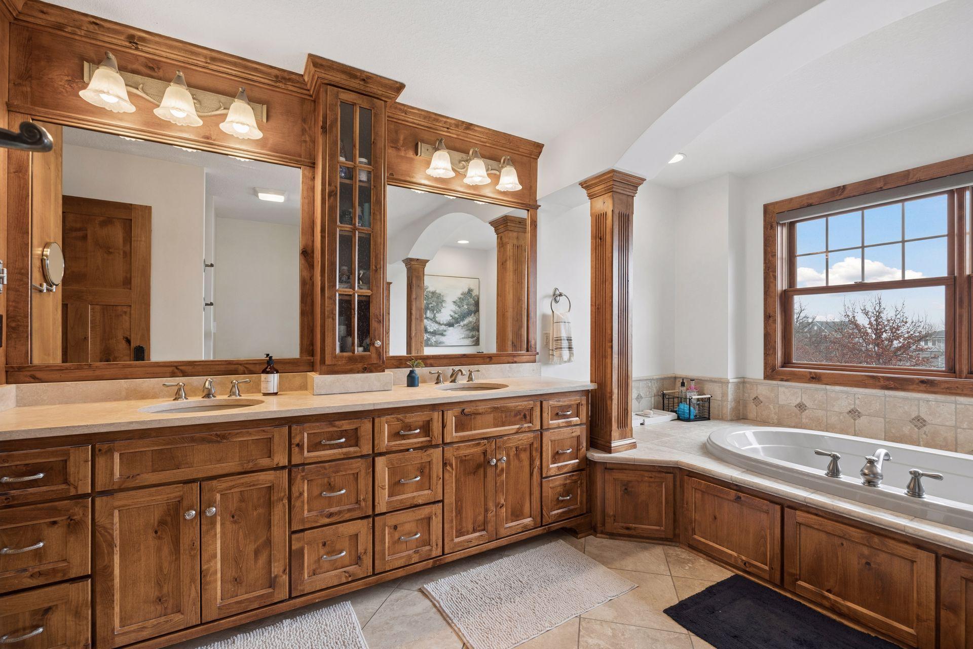 2490 Marshview Ct, Victoria