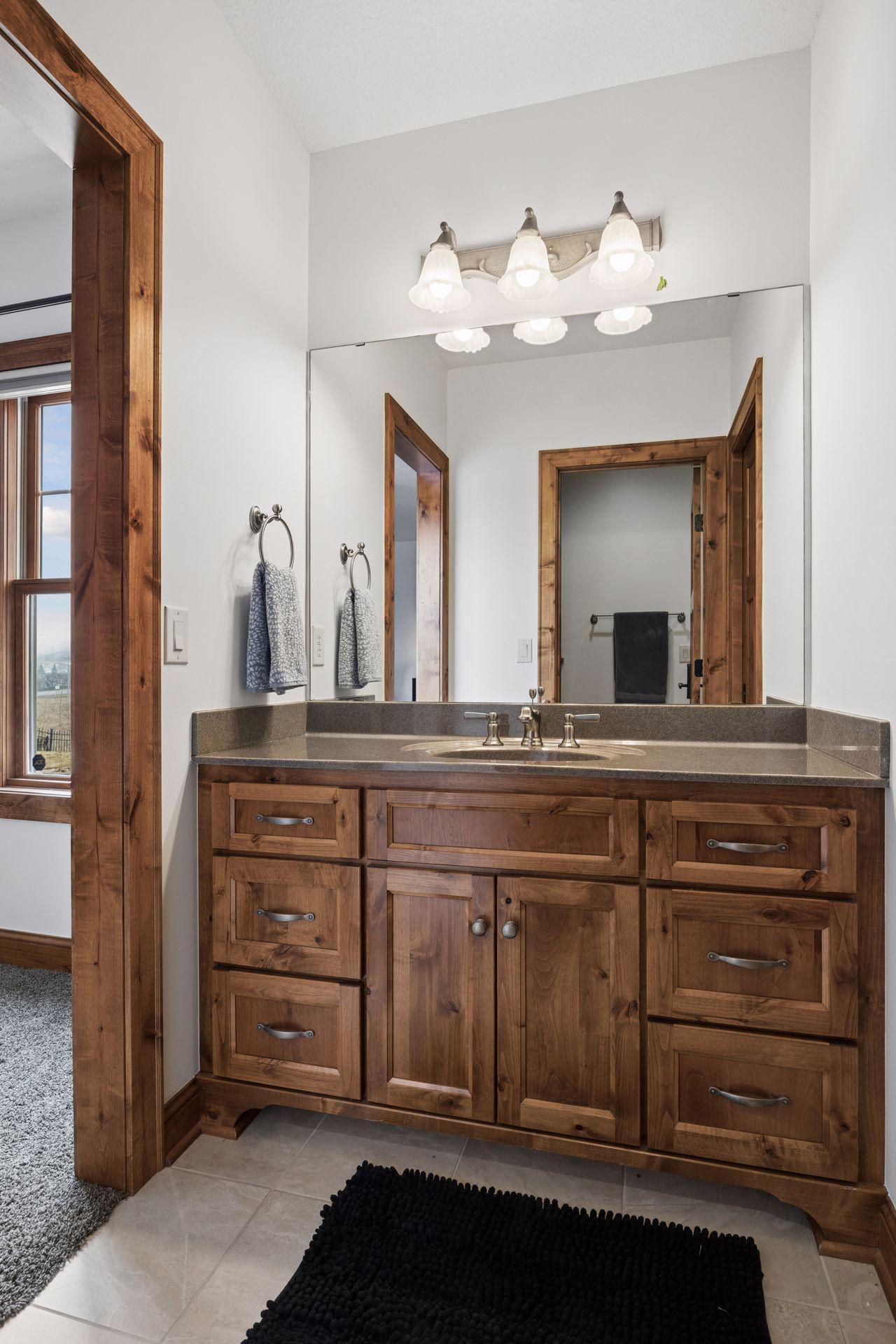 2490 Marshview Ct, Victoria