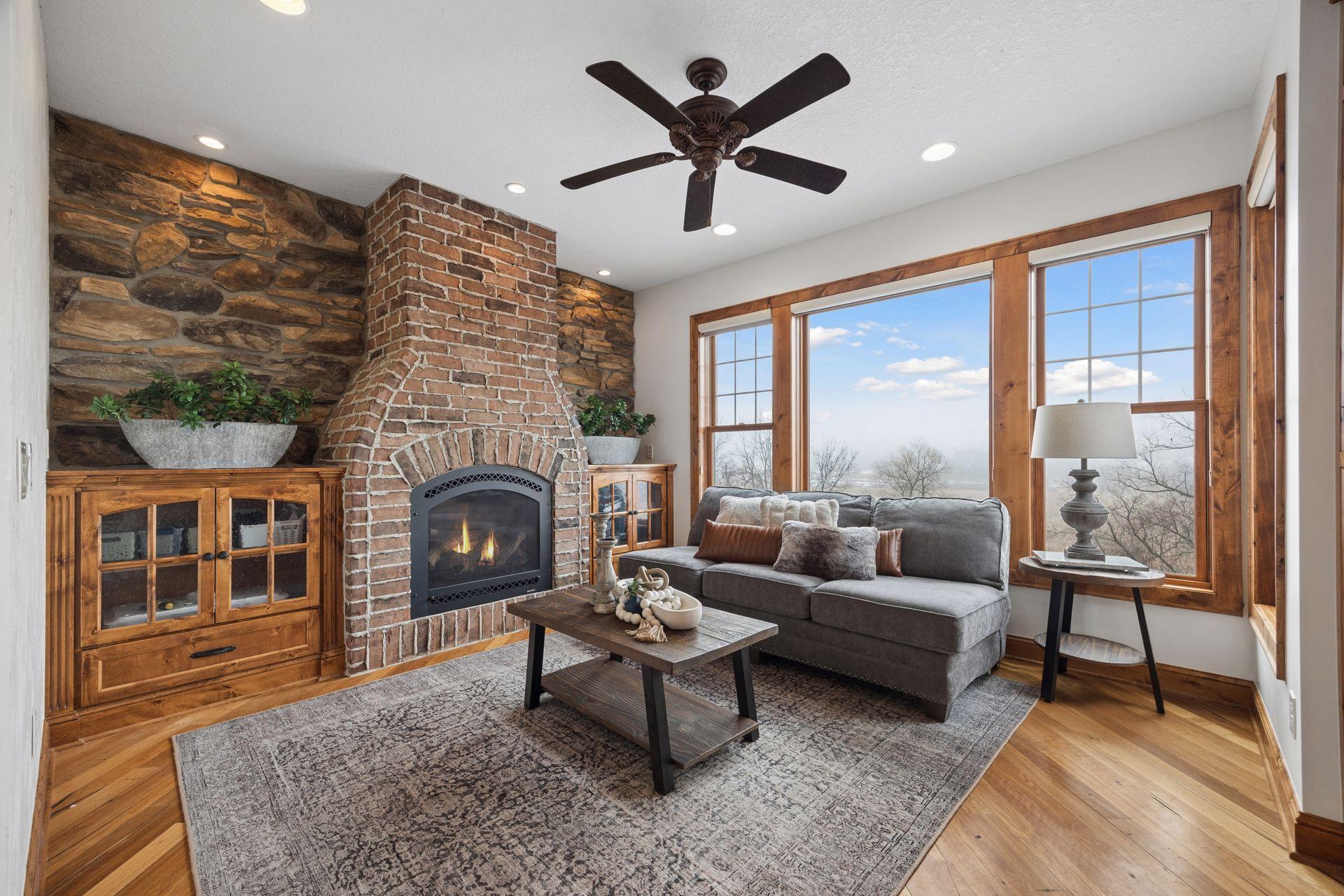 2490 Marshview Ct, Victoria