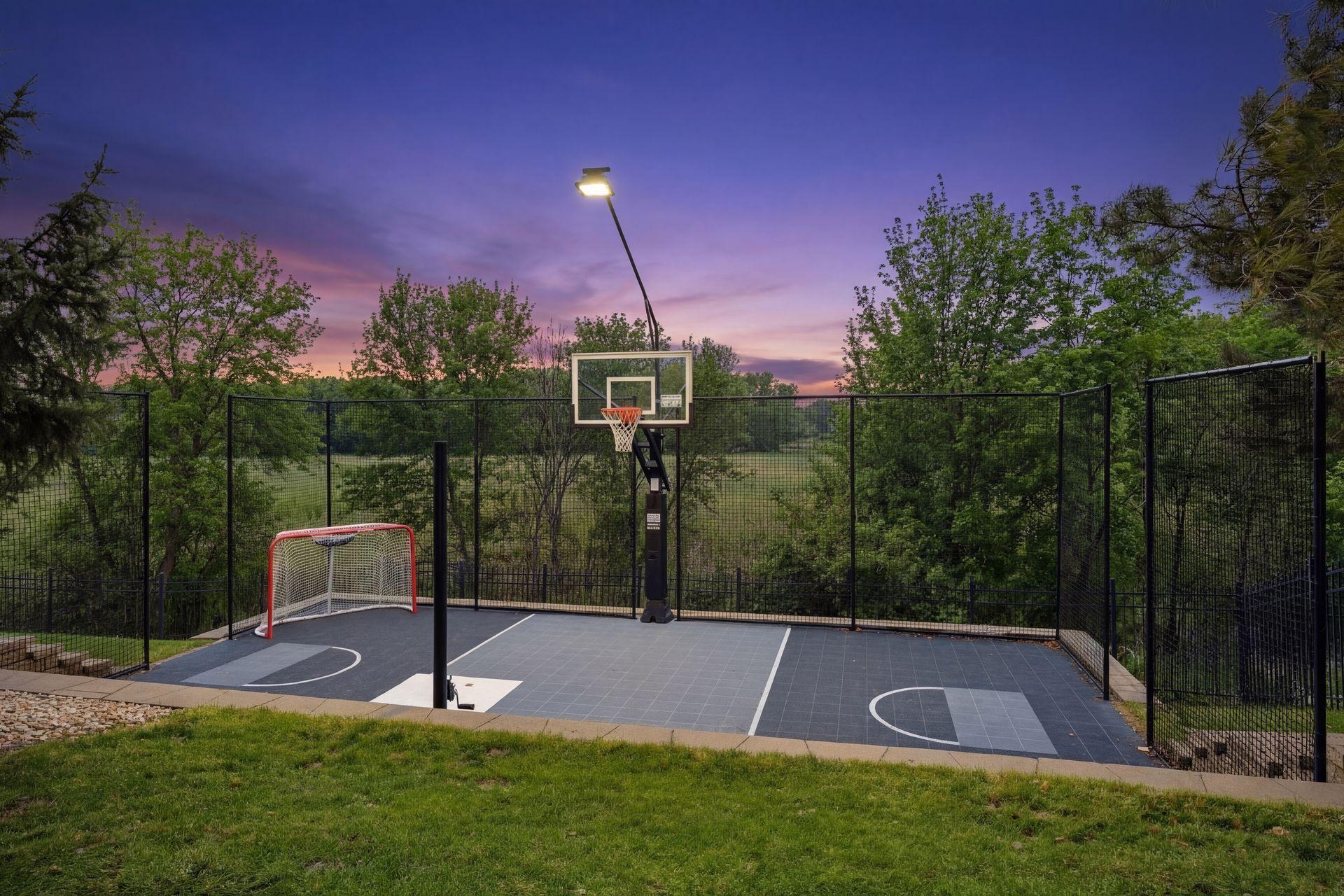 2490 Marshview Ct, Victoria