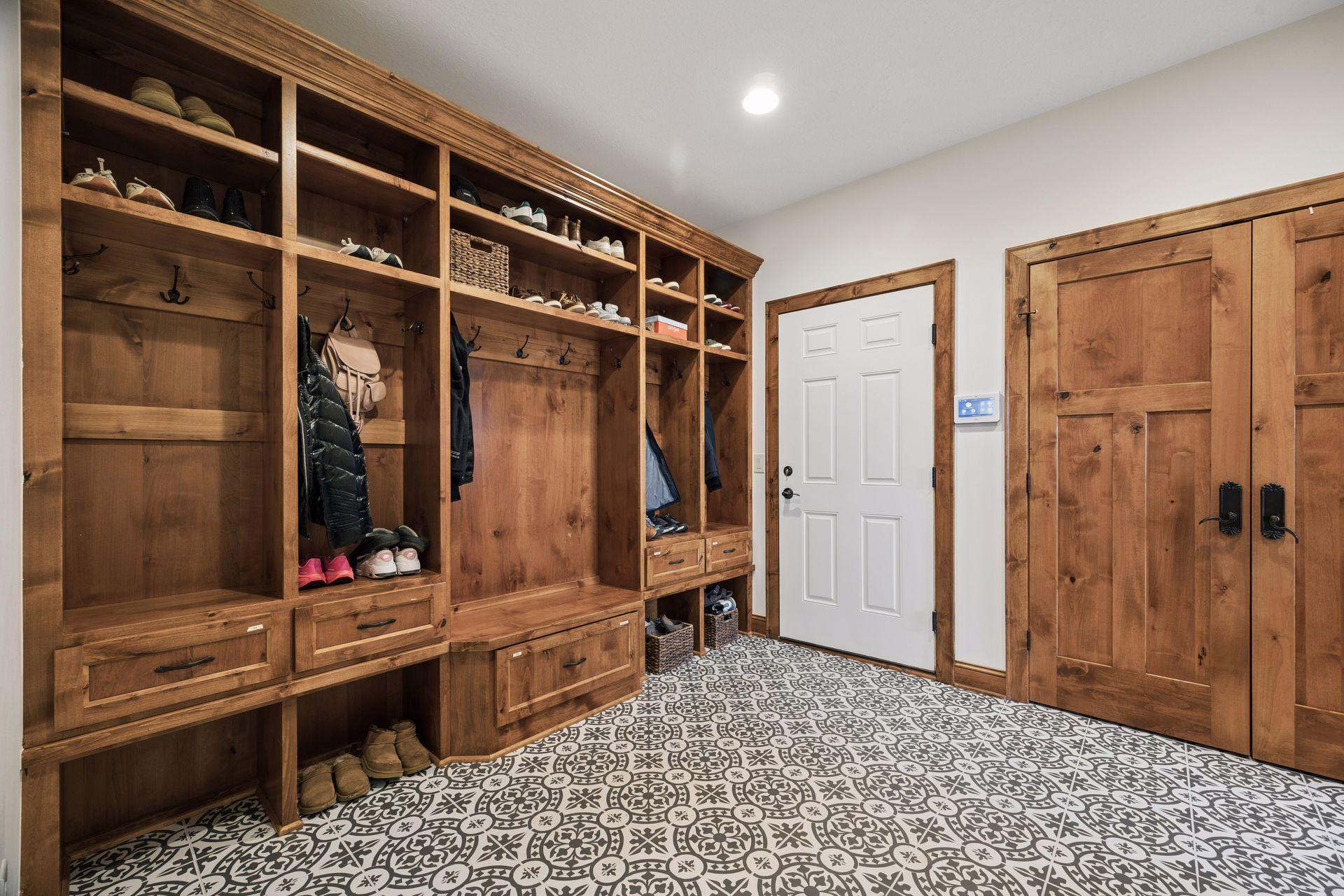 2490 Marshview Ct, Victoria