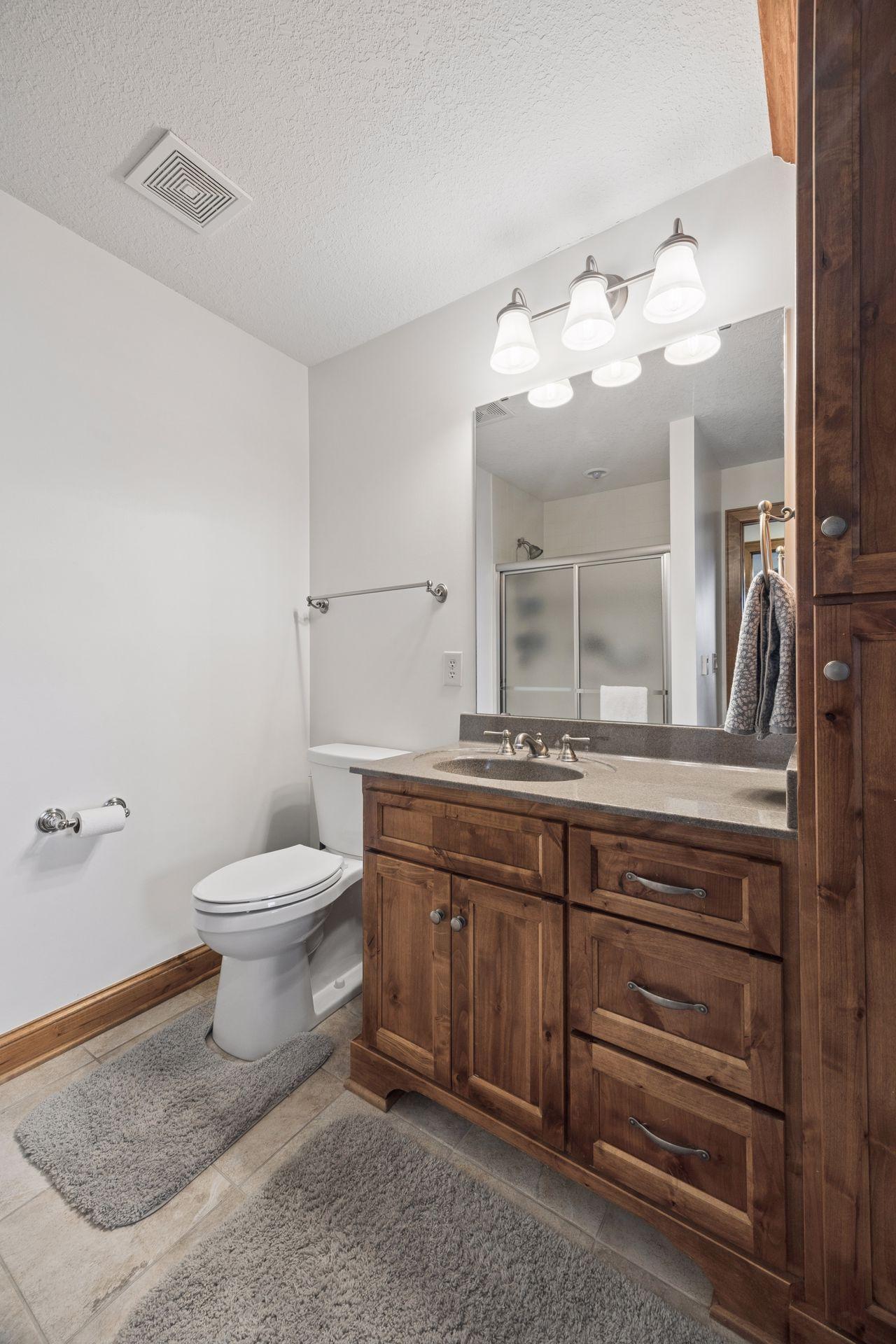 2490 Marshview Ct, Victoria