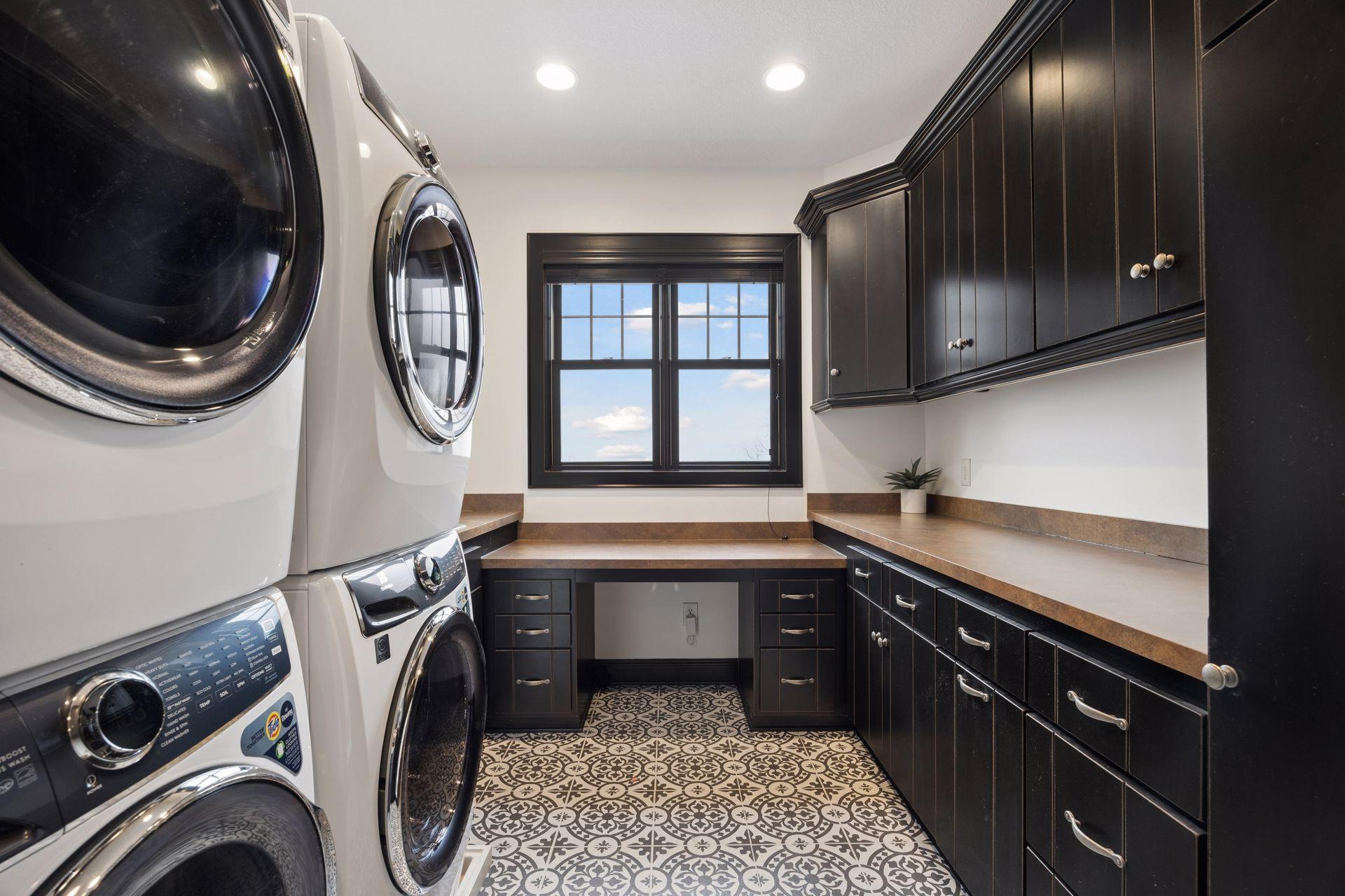 2490 Marshview Ct, Victoria