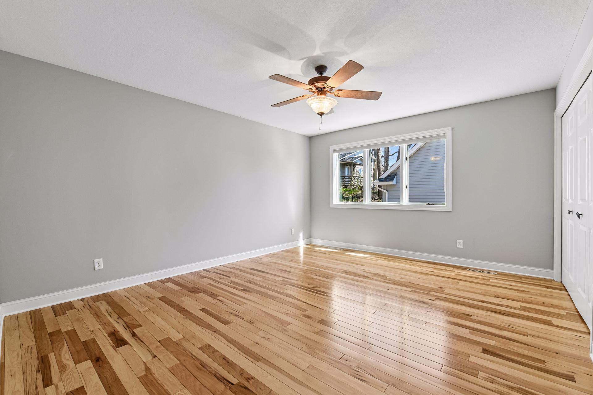 4660 Island View Dr, Mound