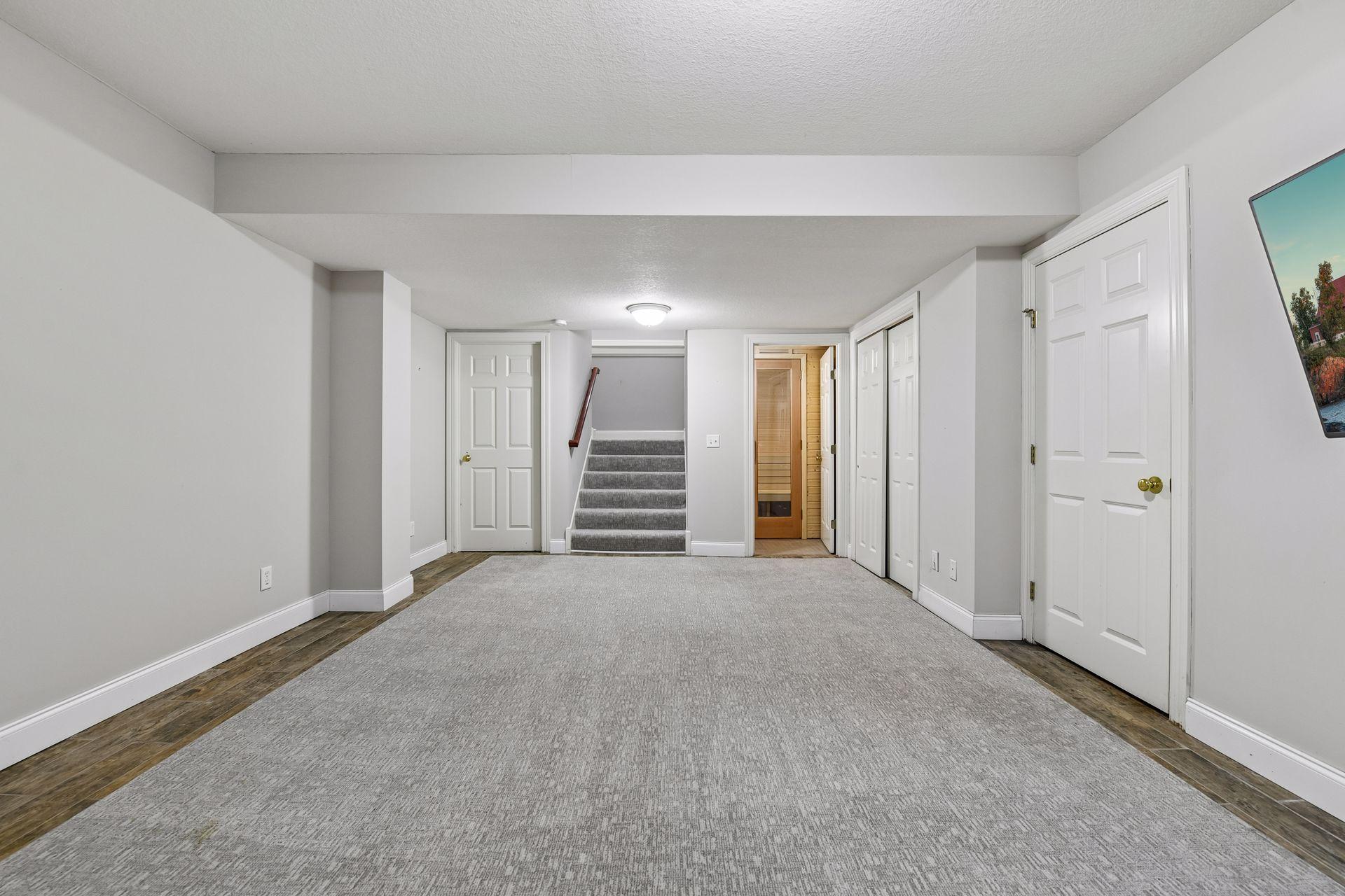 4660 Island View Dr, Mound