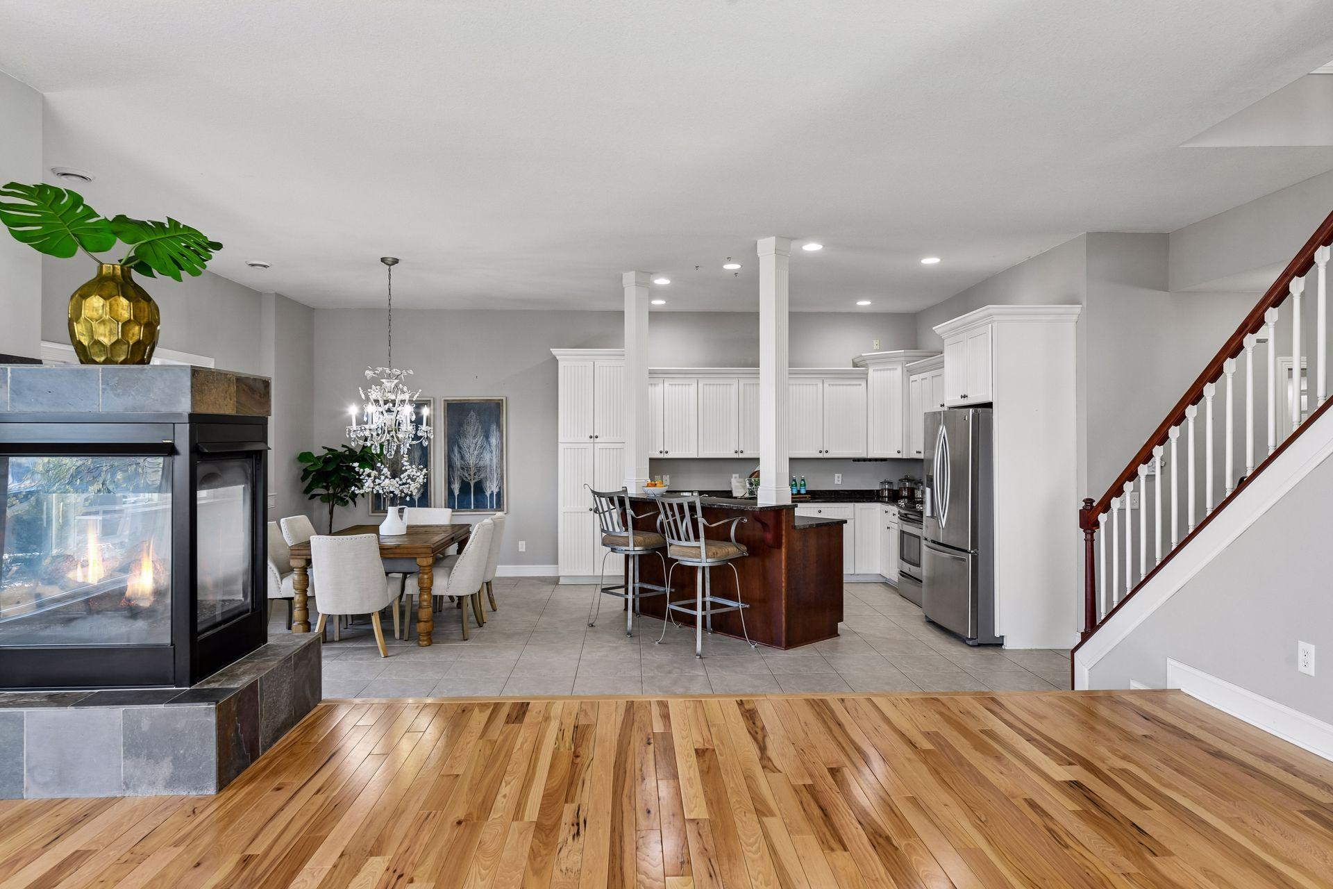 4660 Island View Dr, Mound