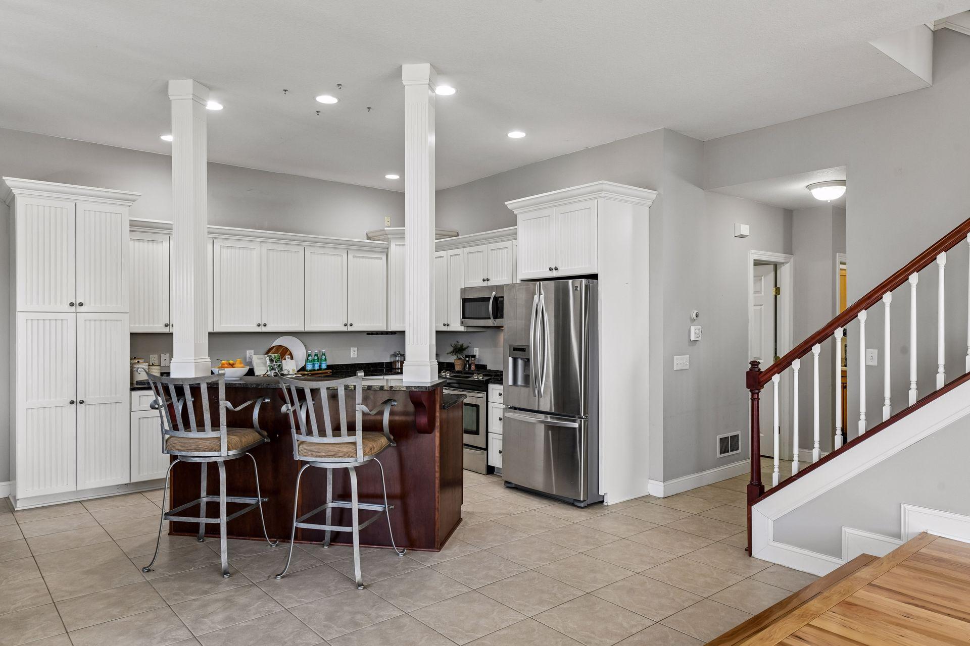 4660 Island View Dr, Mound