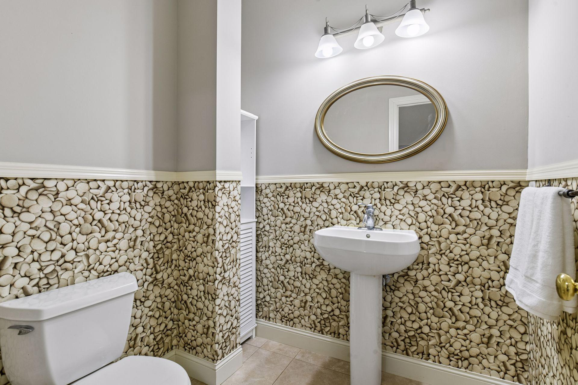 4660 Island View Dr, Mound