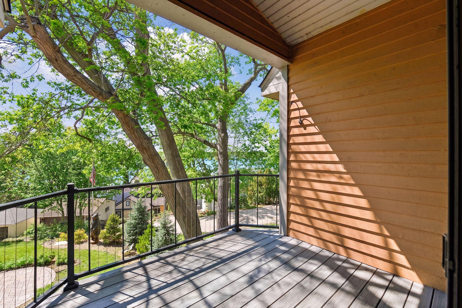 4660 Island View Dr, Mound